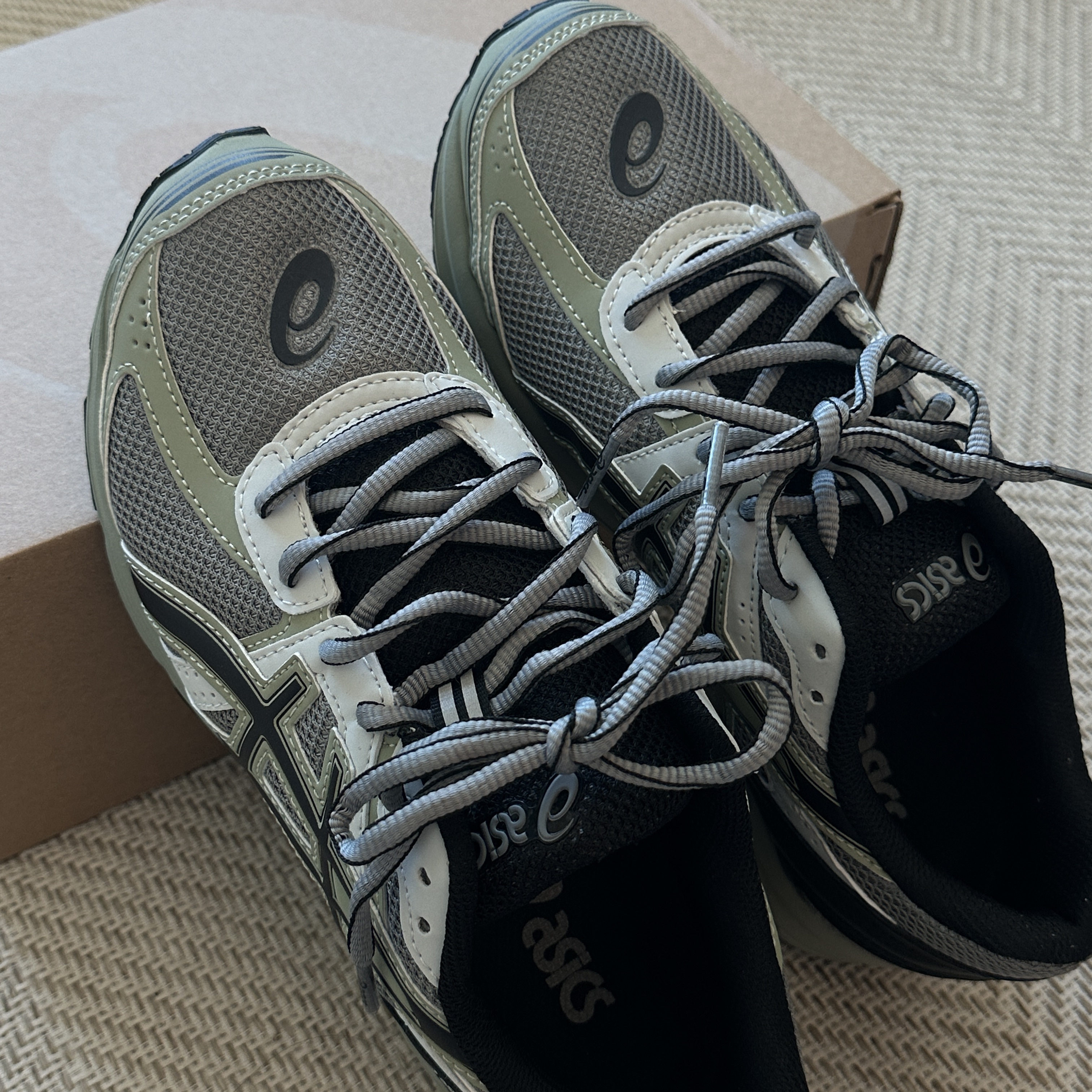 Asics Jog 100 S Sheet Rock - 2E Wide 착용 스타일