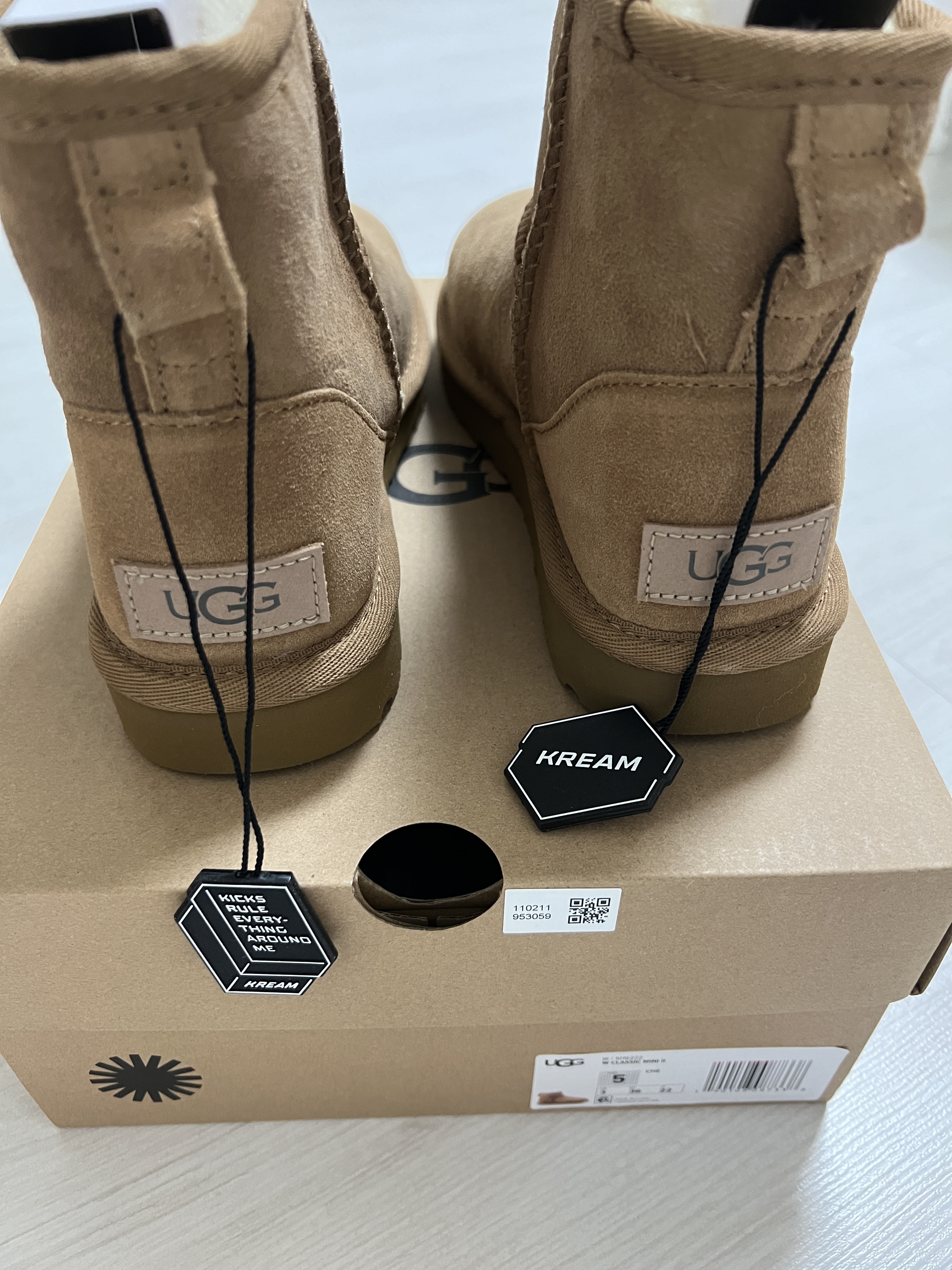 (W) UGG Classic Mini II Boots Chestnut 착용 스타일