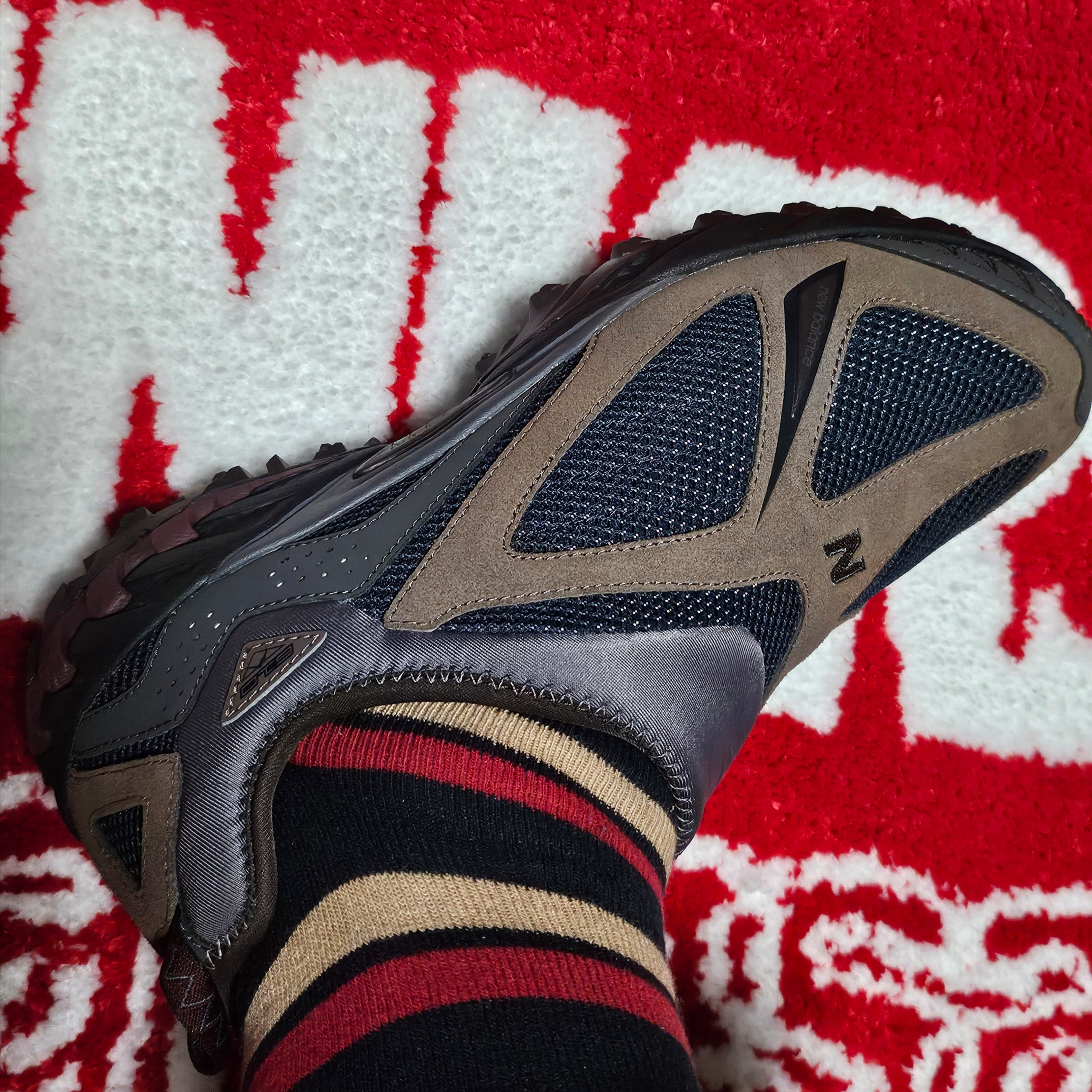New Balance x Tokyo Design ML610S Outerspace Dark Mushroom 착용 스타일