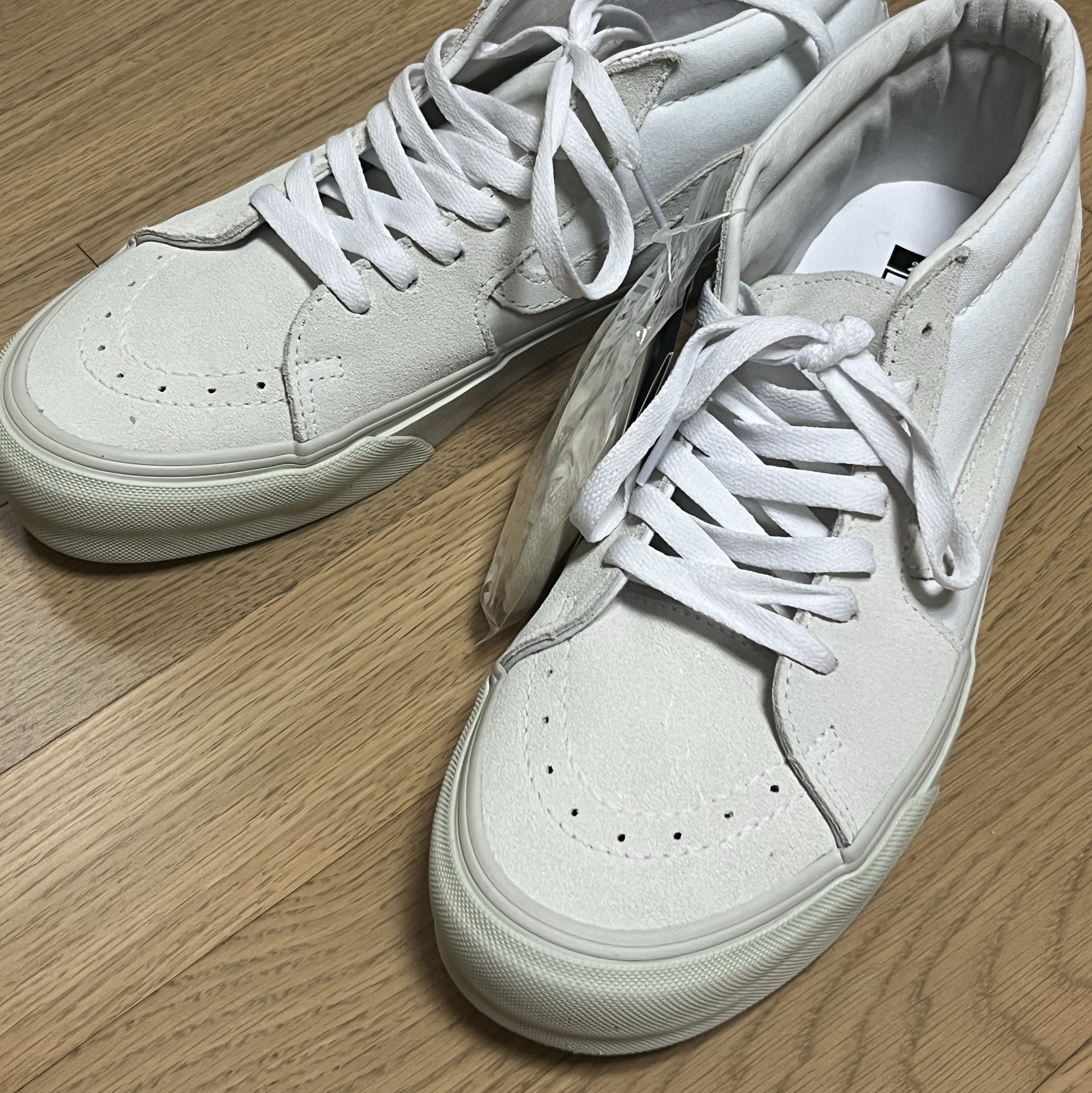 Vans Vault x JJJJound Sk8-Mid LX True White 착용 스타일 - 2