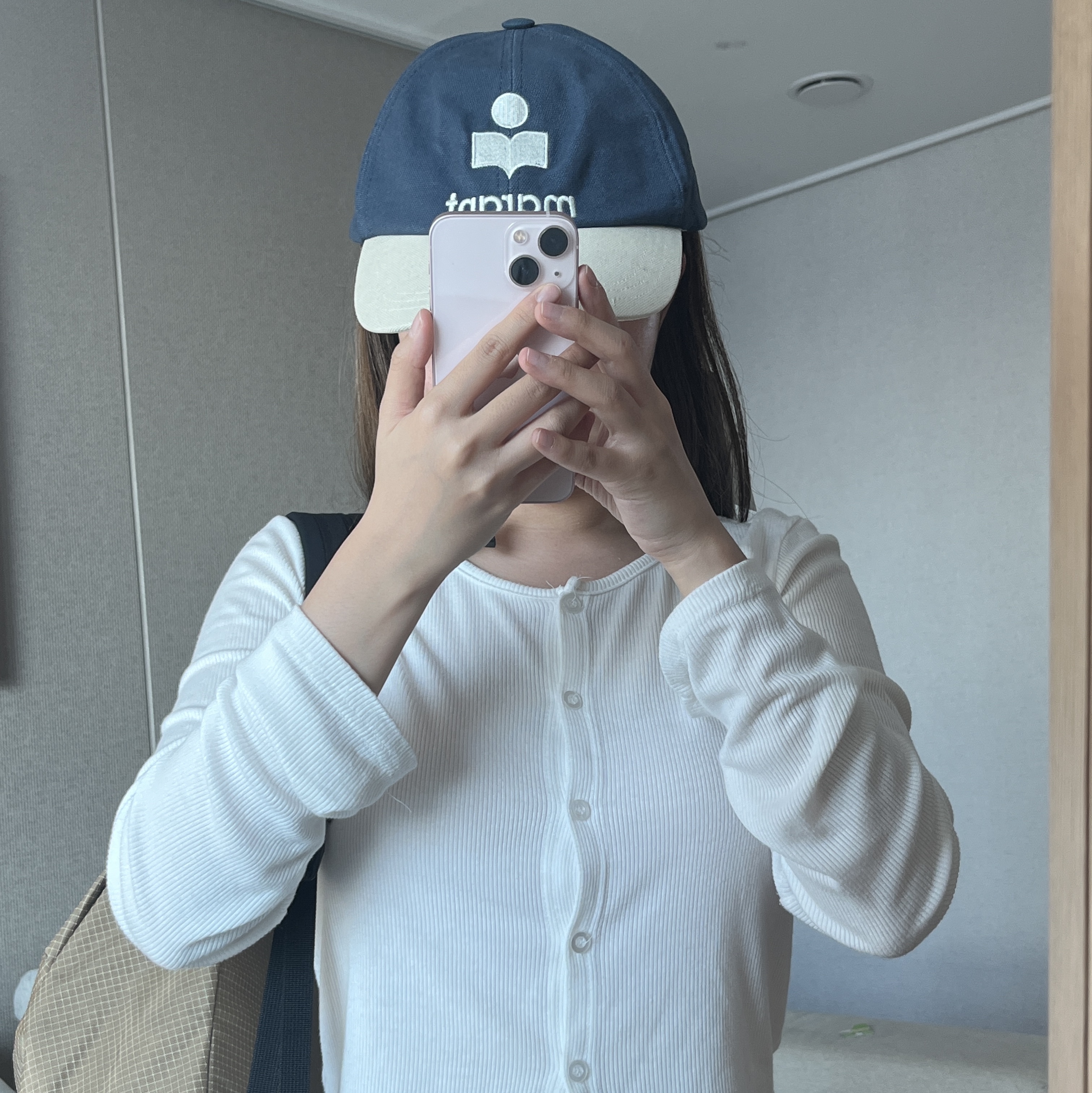 Isabel Marant Tyron Logo Cap Blue Ecru - 23SS 착용 스타일
