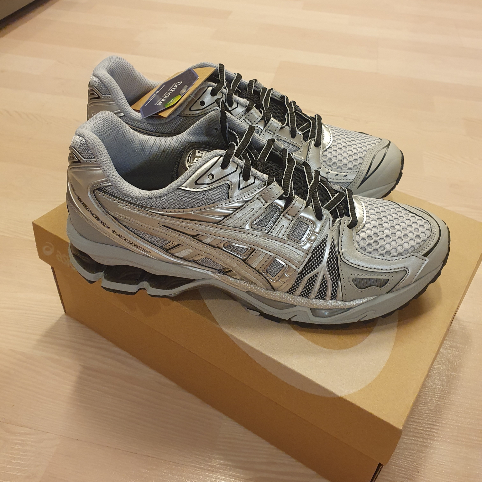Asics Gel-Kayano Legacy Pure Silver 착용 스타일 - 1