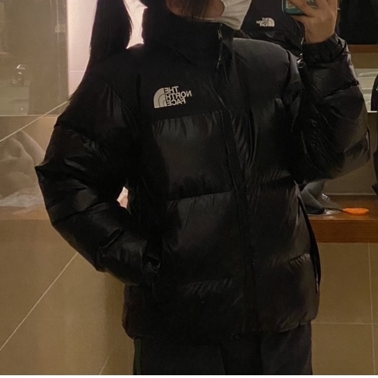 The North Face 1996 Eco Nuptse Jacket Real Black 착용 스타일