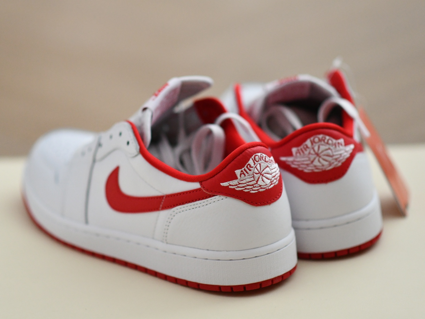 Jordan 1 Retro Low OG University Red 착용 스타일 - 2