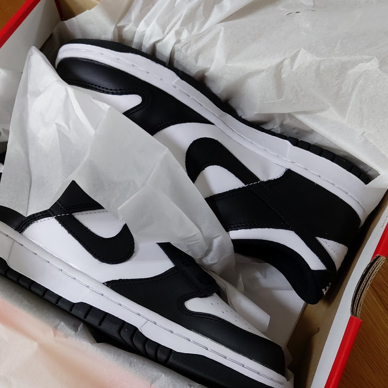 (GS) Nike Dunk Low Black 착용 스타일 - 1
