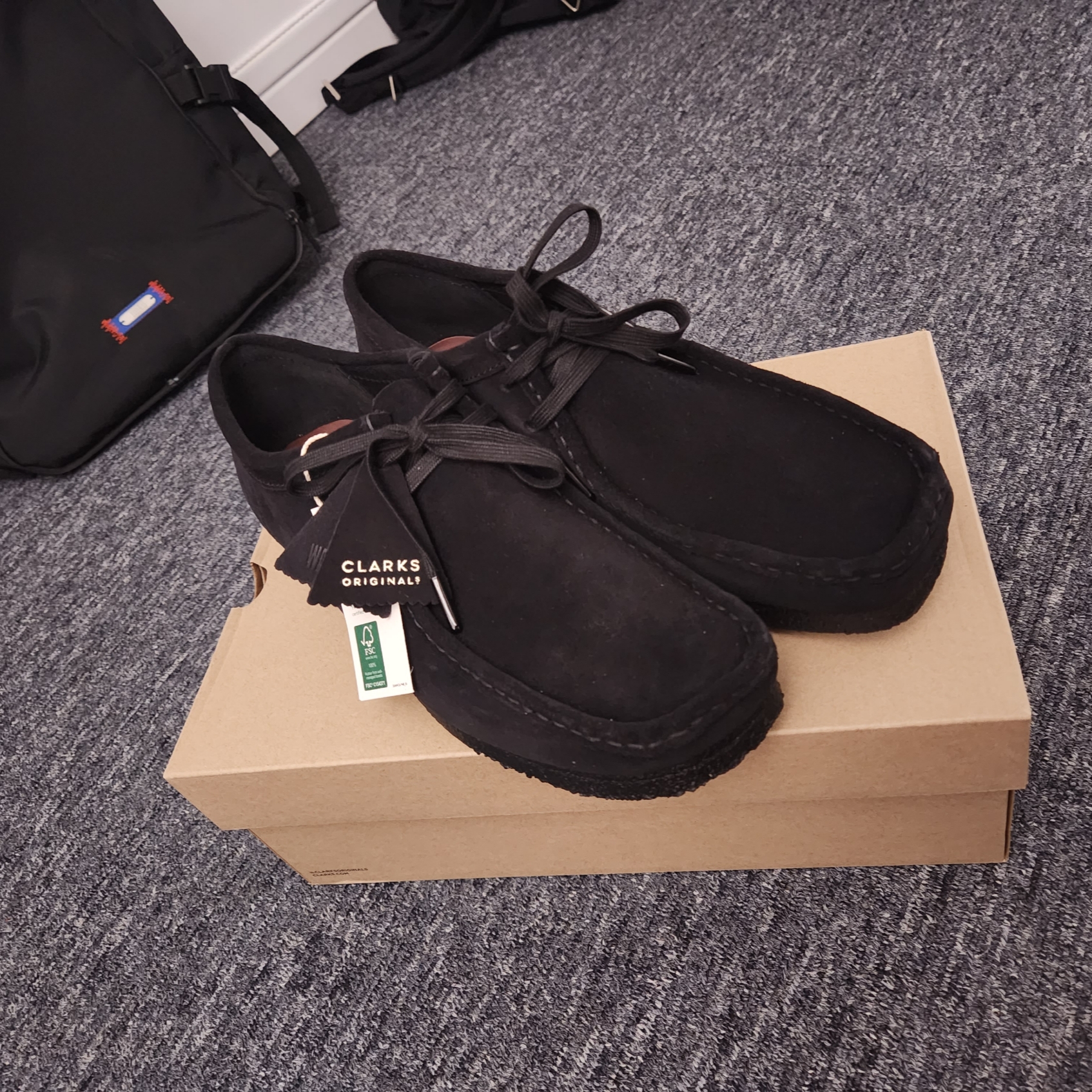 Clarks Wallabee Black Suede 착용 스타일