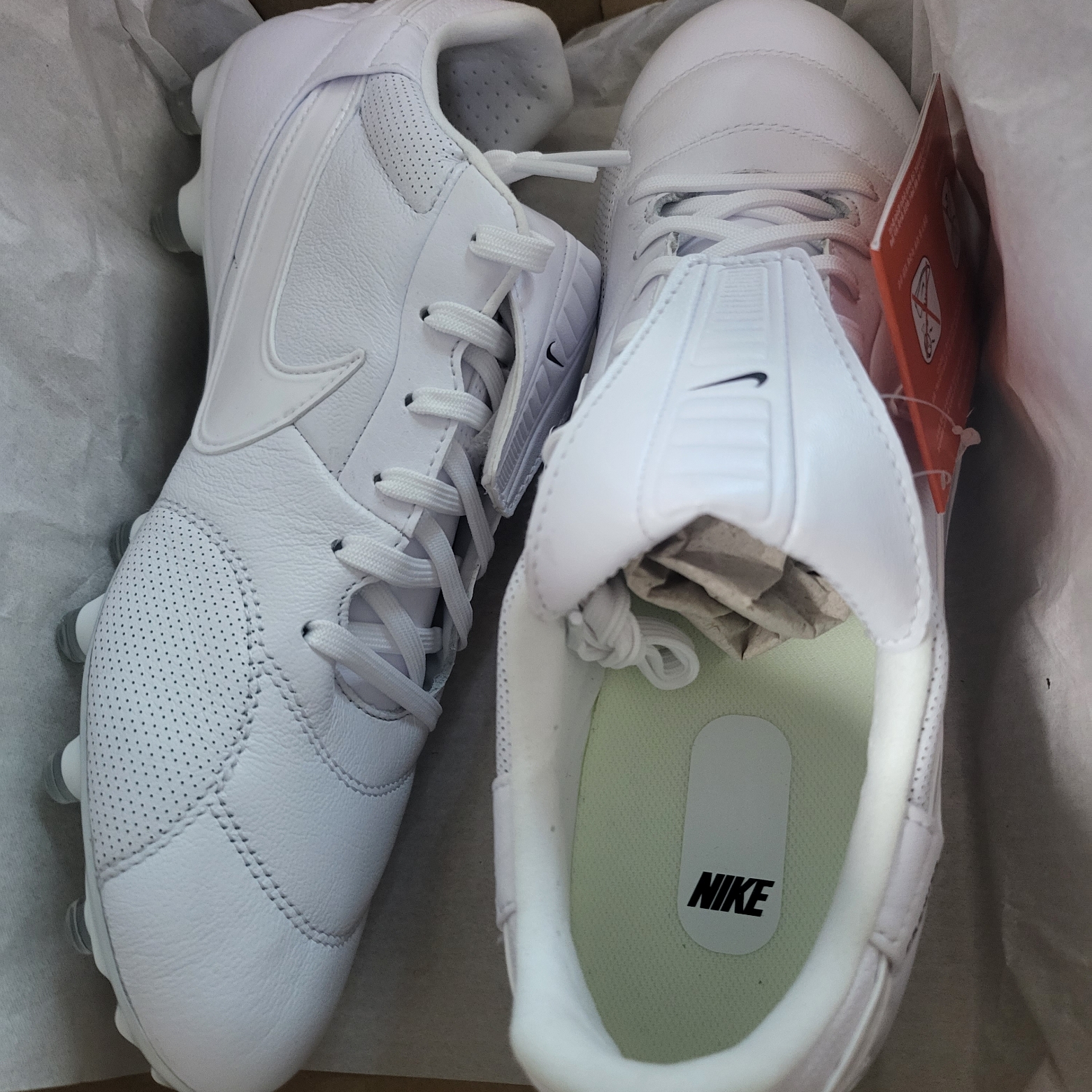 Nike Premier 3 FG Triple White 착용 스타일