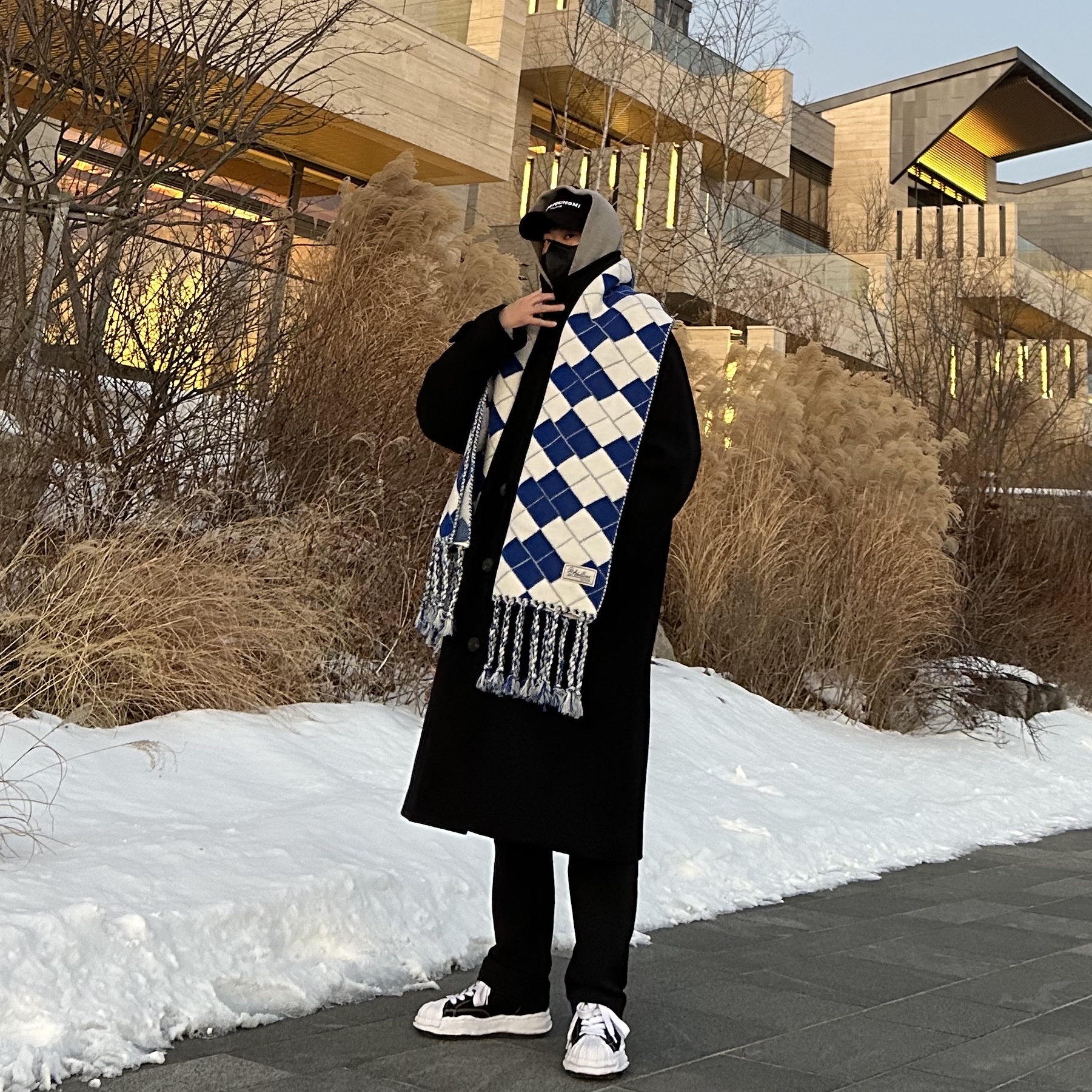 Undermycar Legion.02 Balmacaan Oversized Wool Coat Black, Wooyoungmi Embroidered Ball Cap Black 착용 스타일 - 1