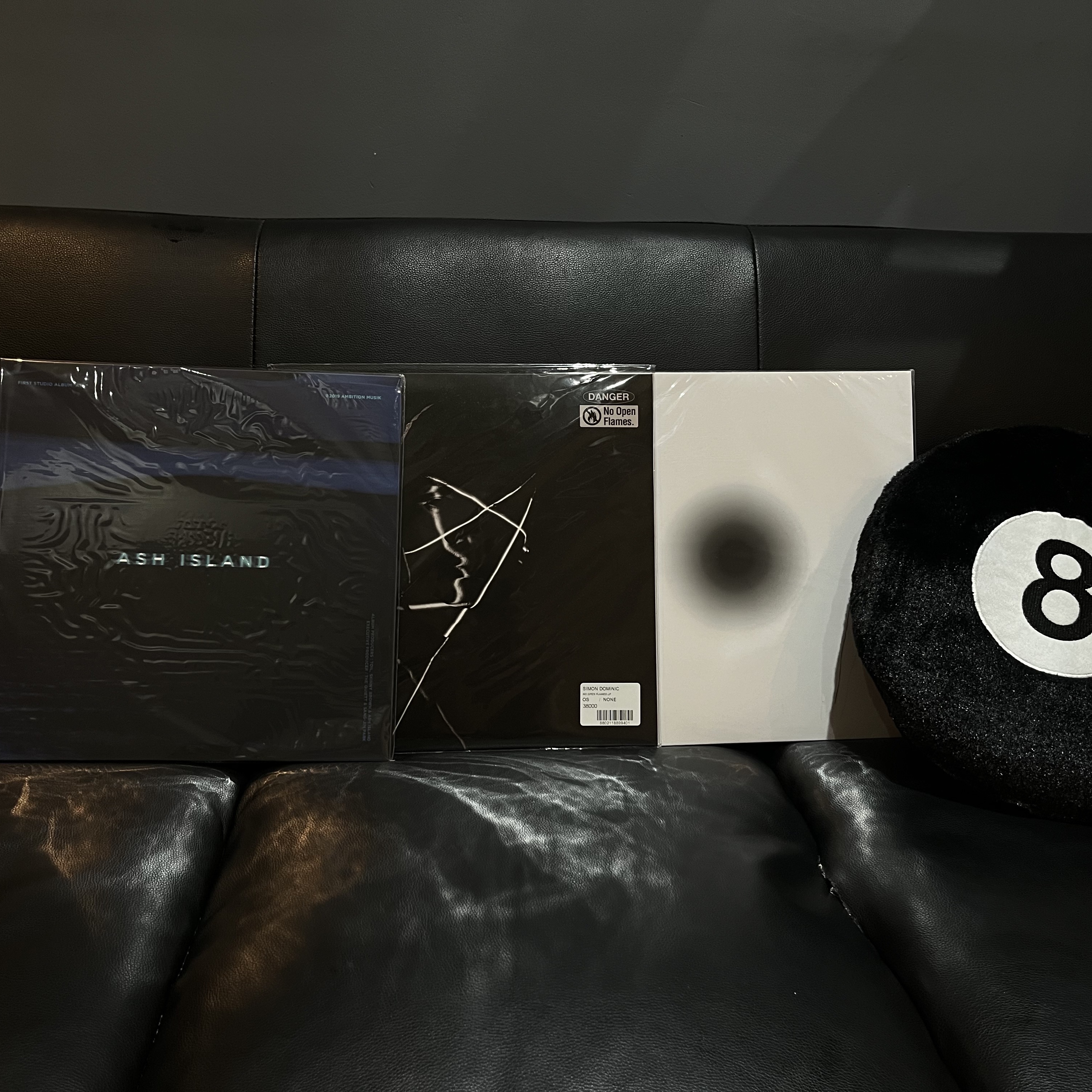 Won Jae Woo Black Out LP Black, Simon Dominic No Open Flames LP Clear Red 착용 스타일