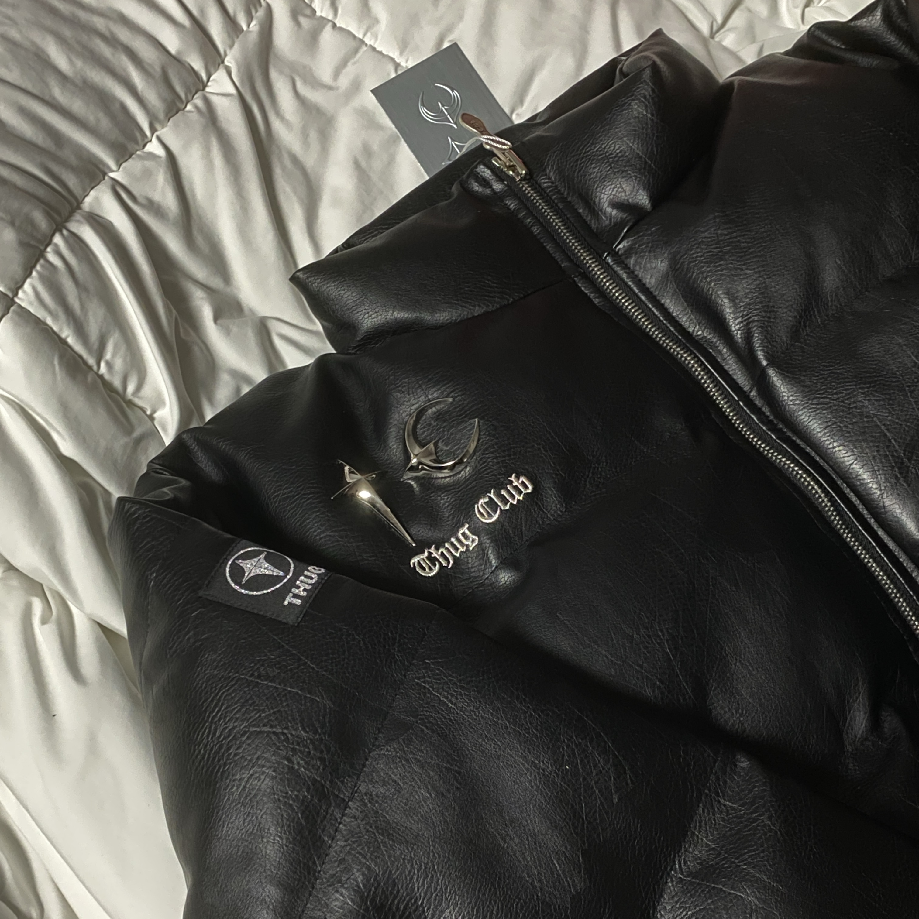 Thug Club Leather Puffer Jacket Black (Polyester) 착용 스타일 - 2