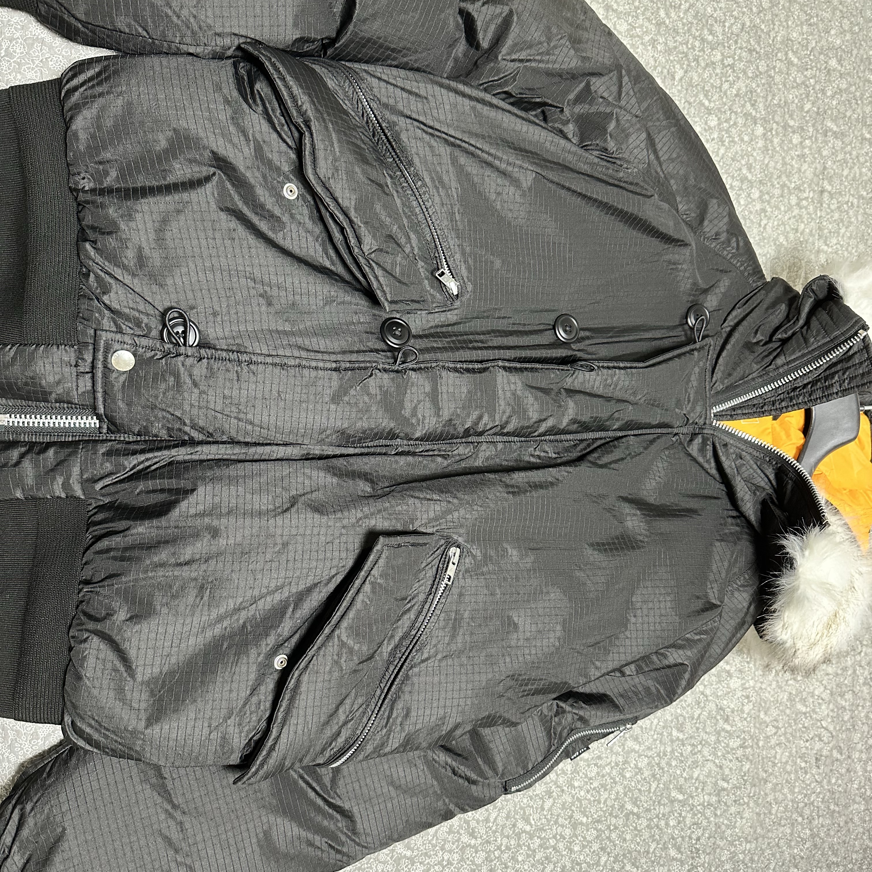 Palace P-2B Short Parka Black - 21FW 착용 스타일