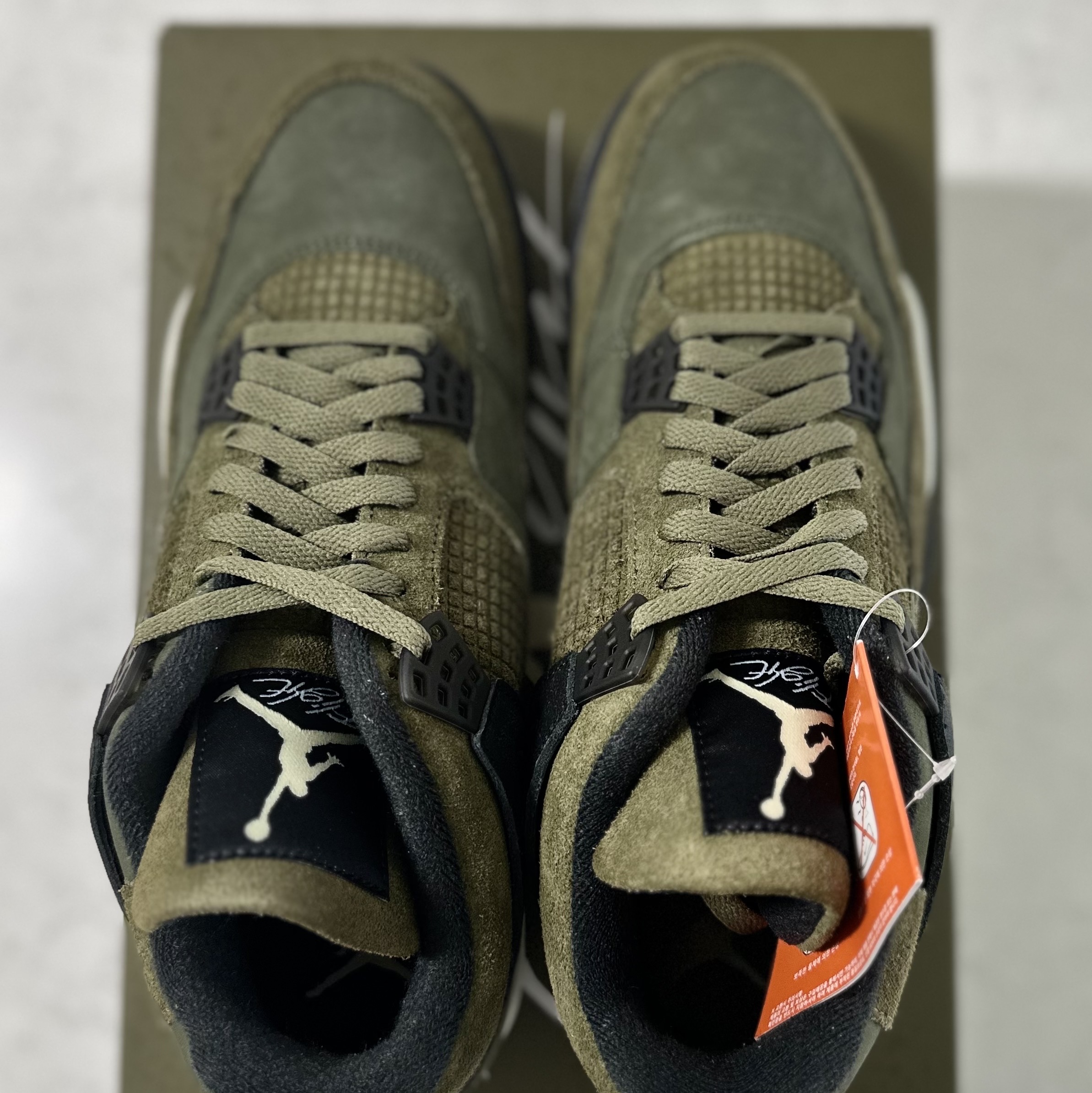 Jordan 4 Retro SE Craft Medium Olive 착용 스타일 - 2