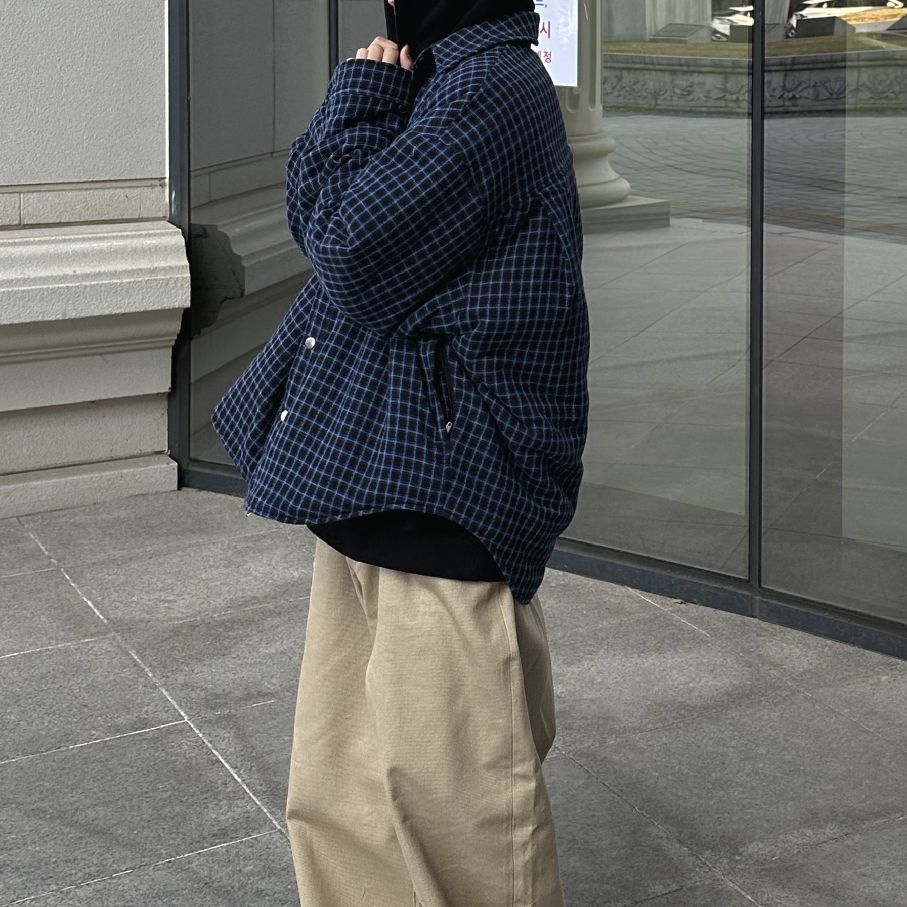 STU Wide Cotton Pants Beige, Ourpas 075 Glitter Logo Hoodie 착용 스타일 - 1