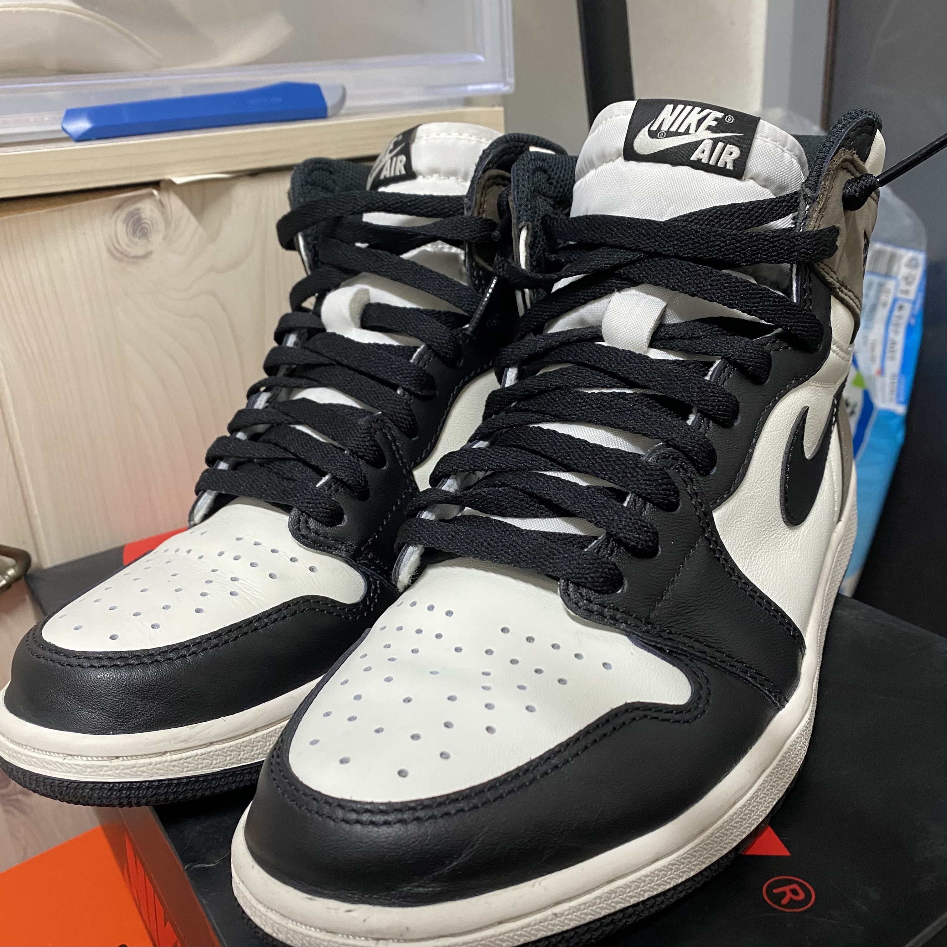 Jordan 1 Retro High OG Black Mocha 착용 스타일