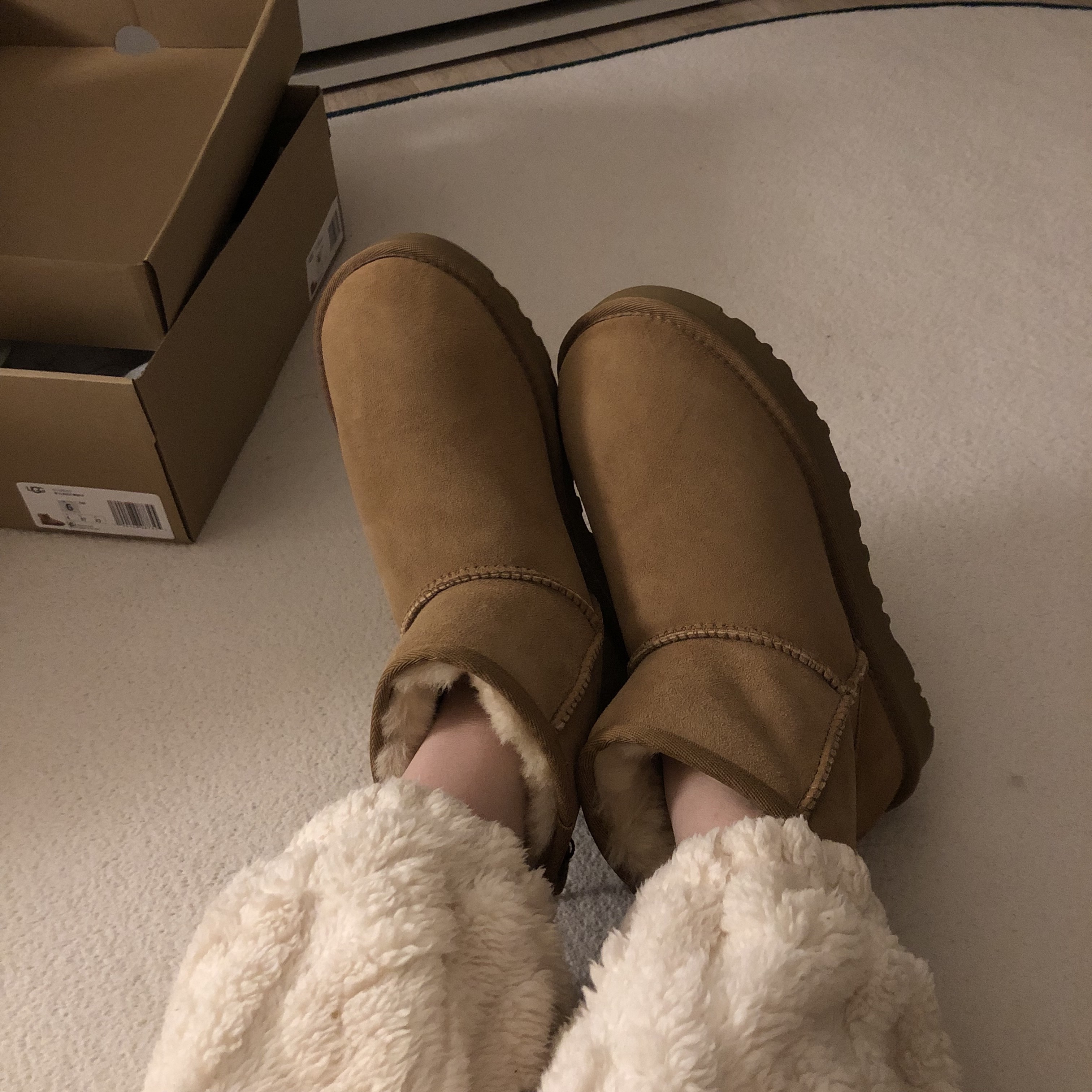 (W) UGG Classic Mini II Boots Chestnut 착용 스타일 - 2