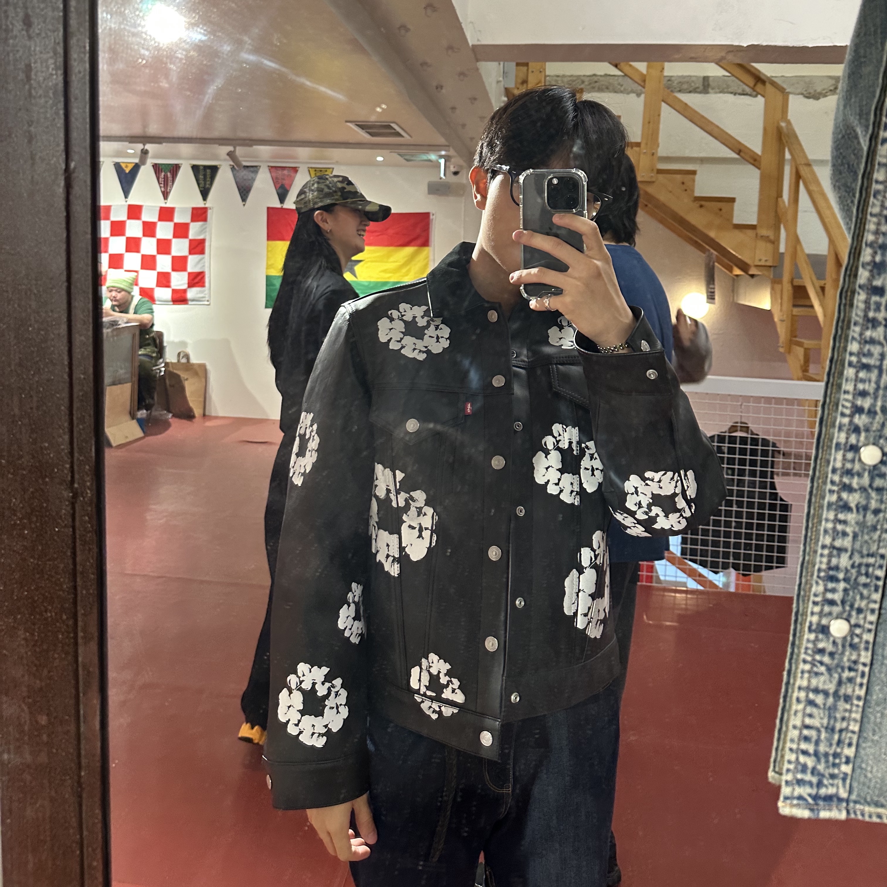 Levi's x Denim Tears Leather Cotton Wreath Type III Jacket Black 착용 스타일