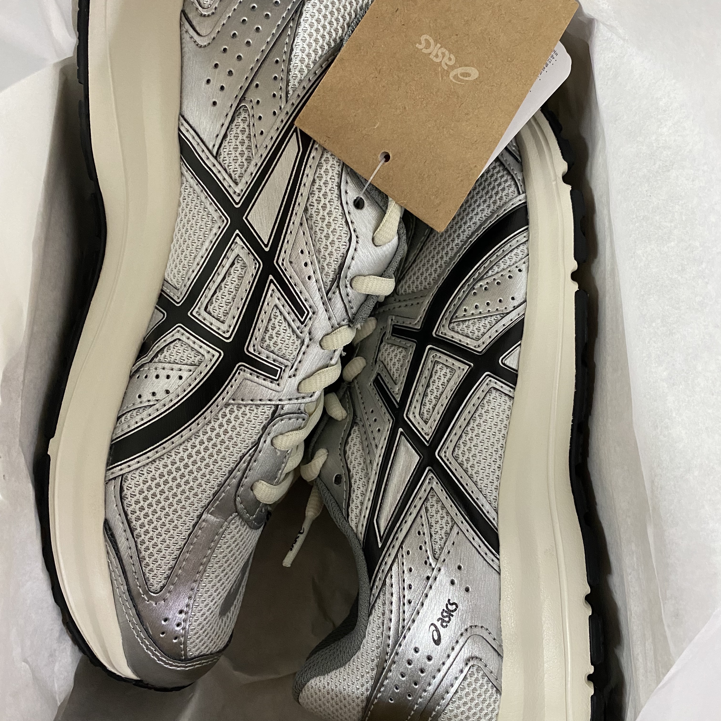 Asics Jog 100 S White Black - 2E Wide 착용 스타일