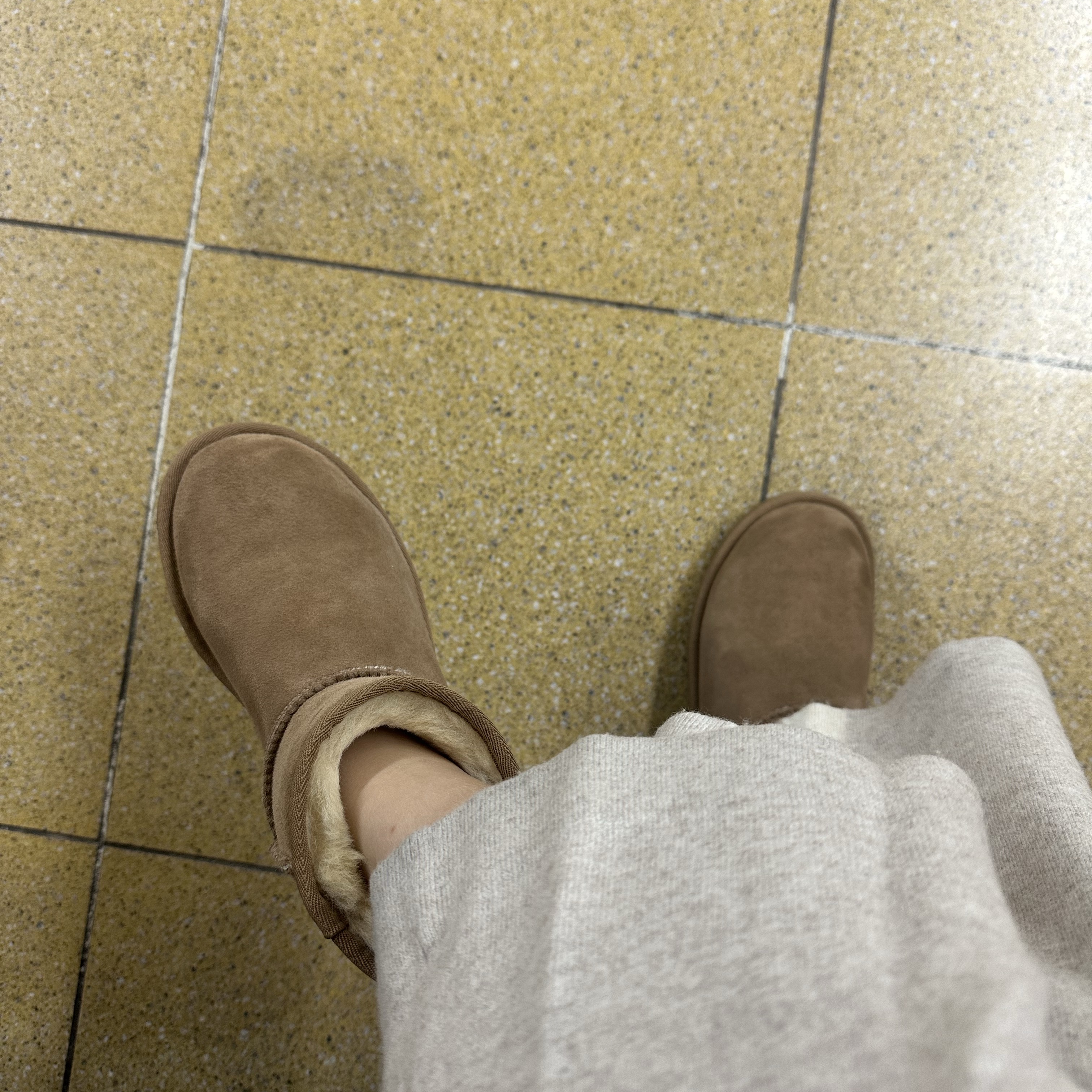(W) UGG Classic Mini II Boots Chestnut 착용 스타일