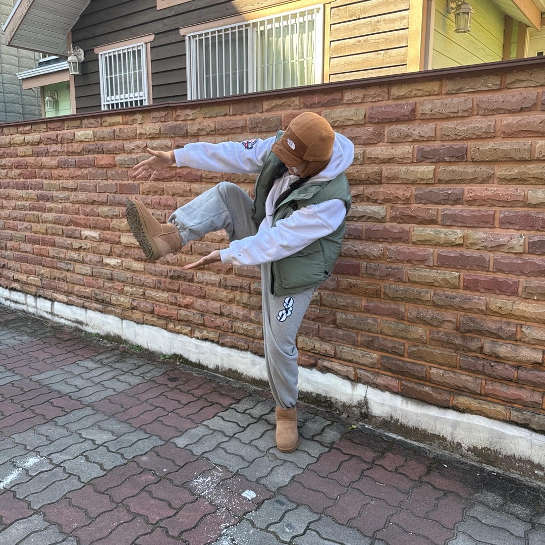 (W) UGG Classic Mini II Boots Chestnut 착용 스타일