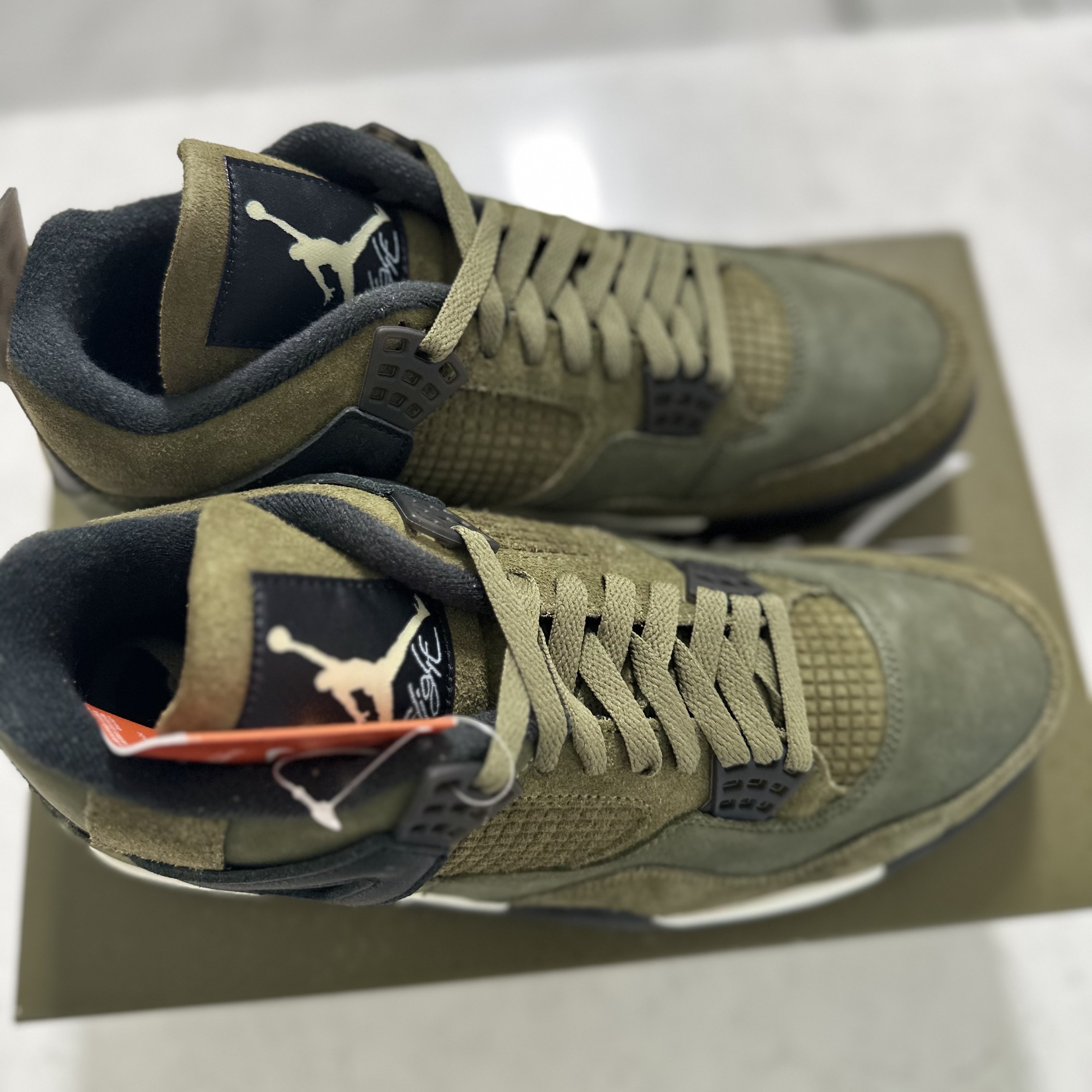 Jordan 4 Retro SE Craft Medium Olive 착용 스타일 - 4