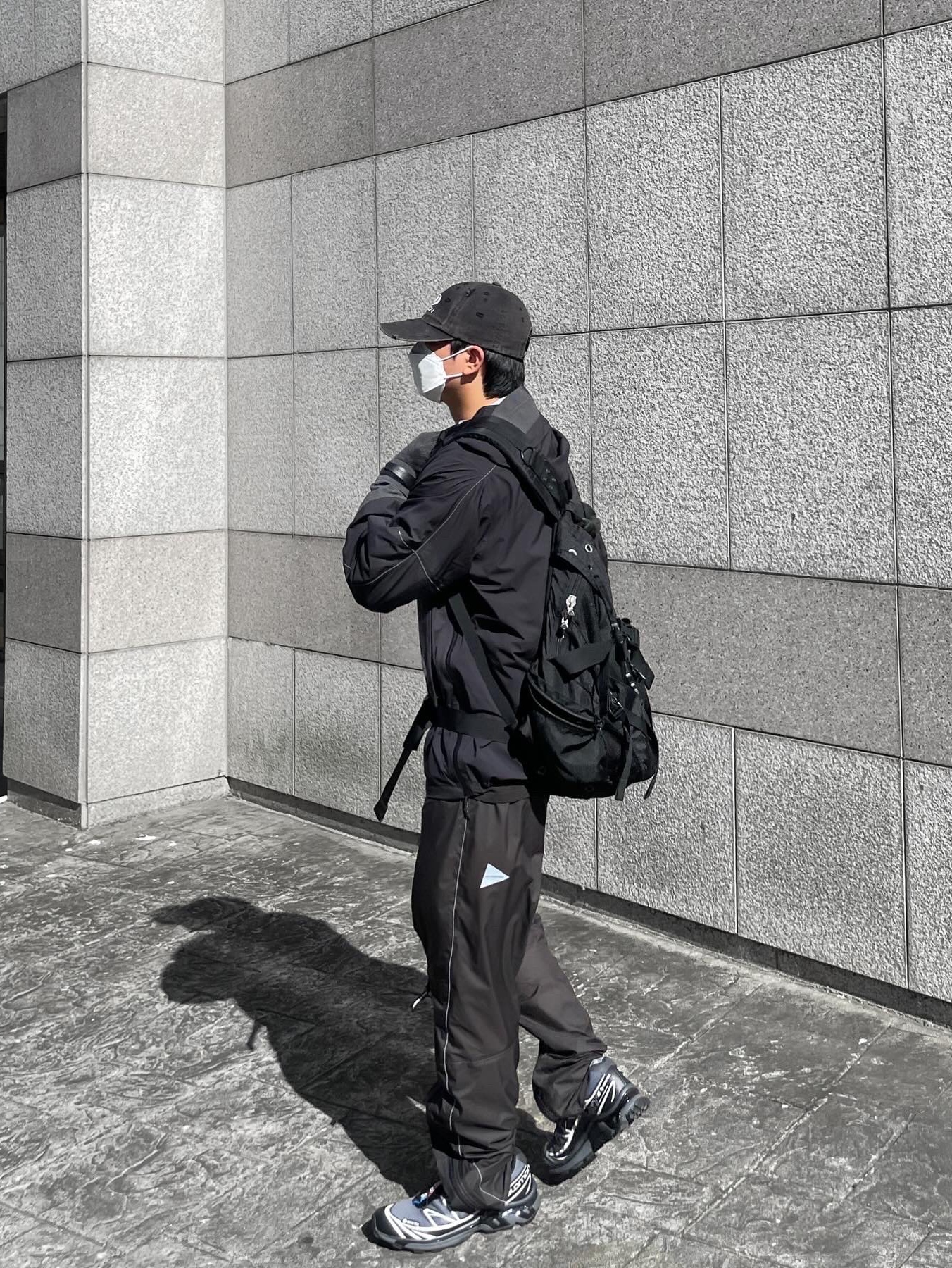 Salomon XT-6 Gore-Tex Black Ebony, Civision by CSC Vison Destroyed Cap Washed Black 착용 스타일 - 2