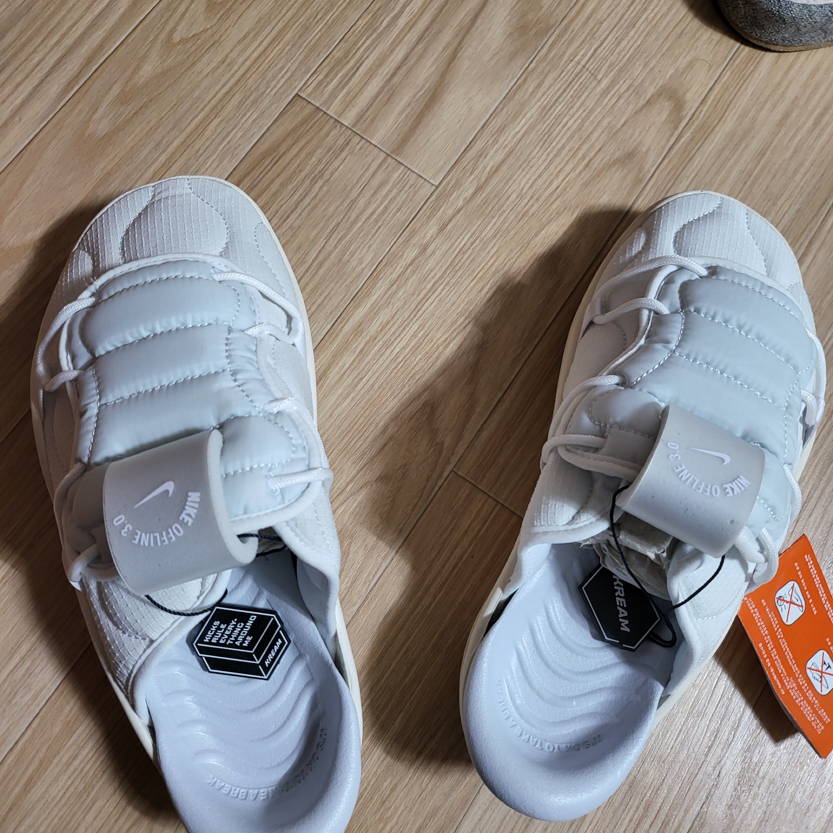 Nike Offline 3.0 Phantom White 착용 스타일