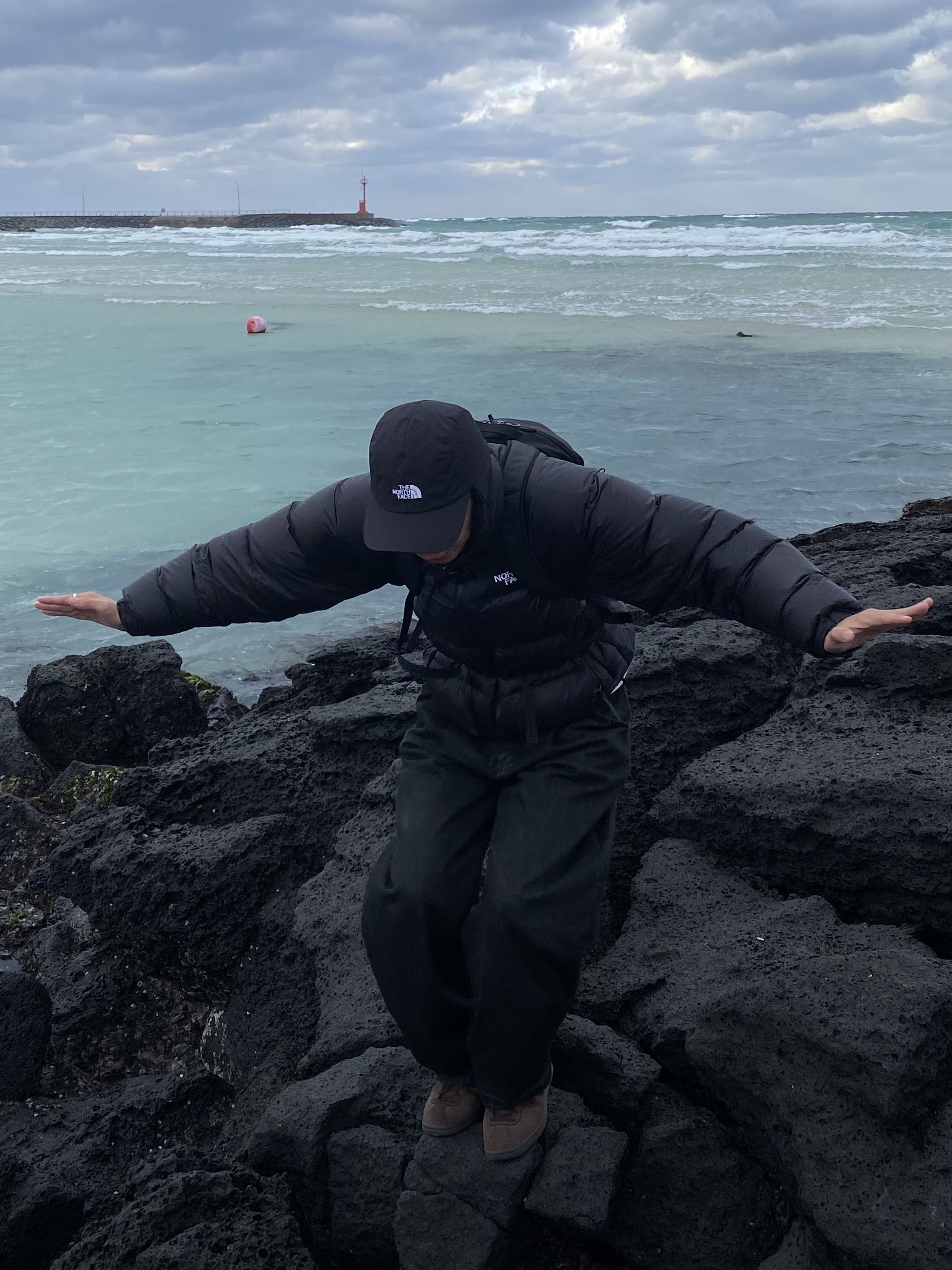 The North Face 1996 Retro Nuptse Jacket Black, Adidas Tobacco Gruen Dark Brown 착용 스타일