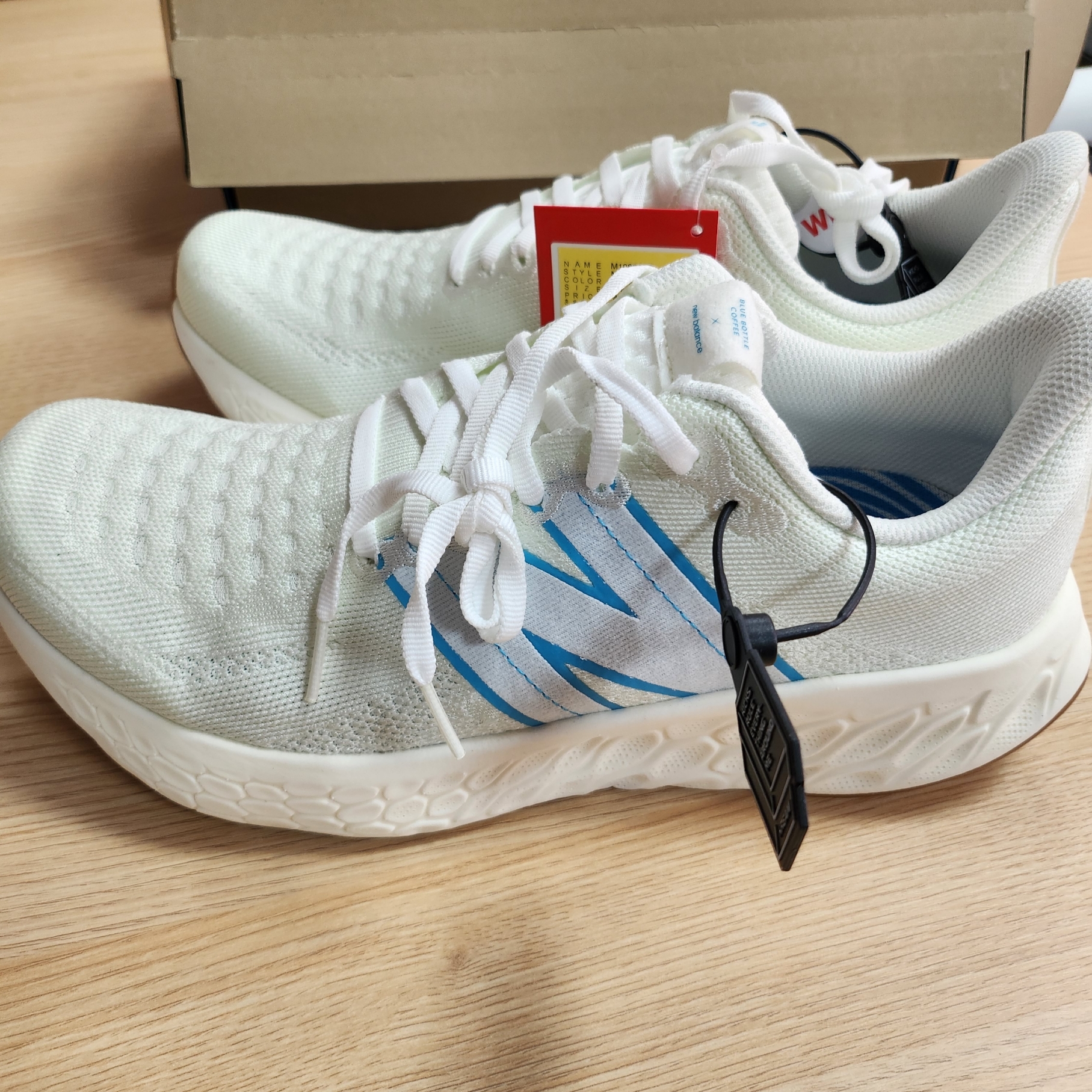 New Balance x Blue Bottle Coffee Fresh Foam X 1080v12 Undyed With Blue - 2E Wide 착용 스타일 - 6
