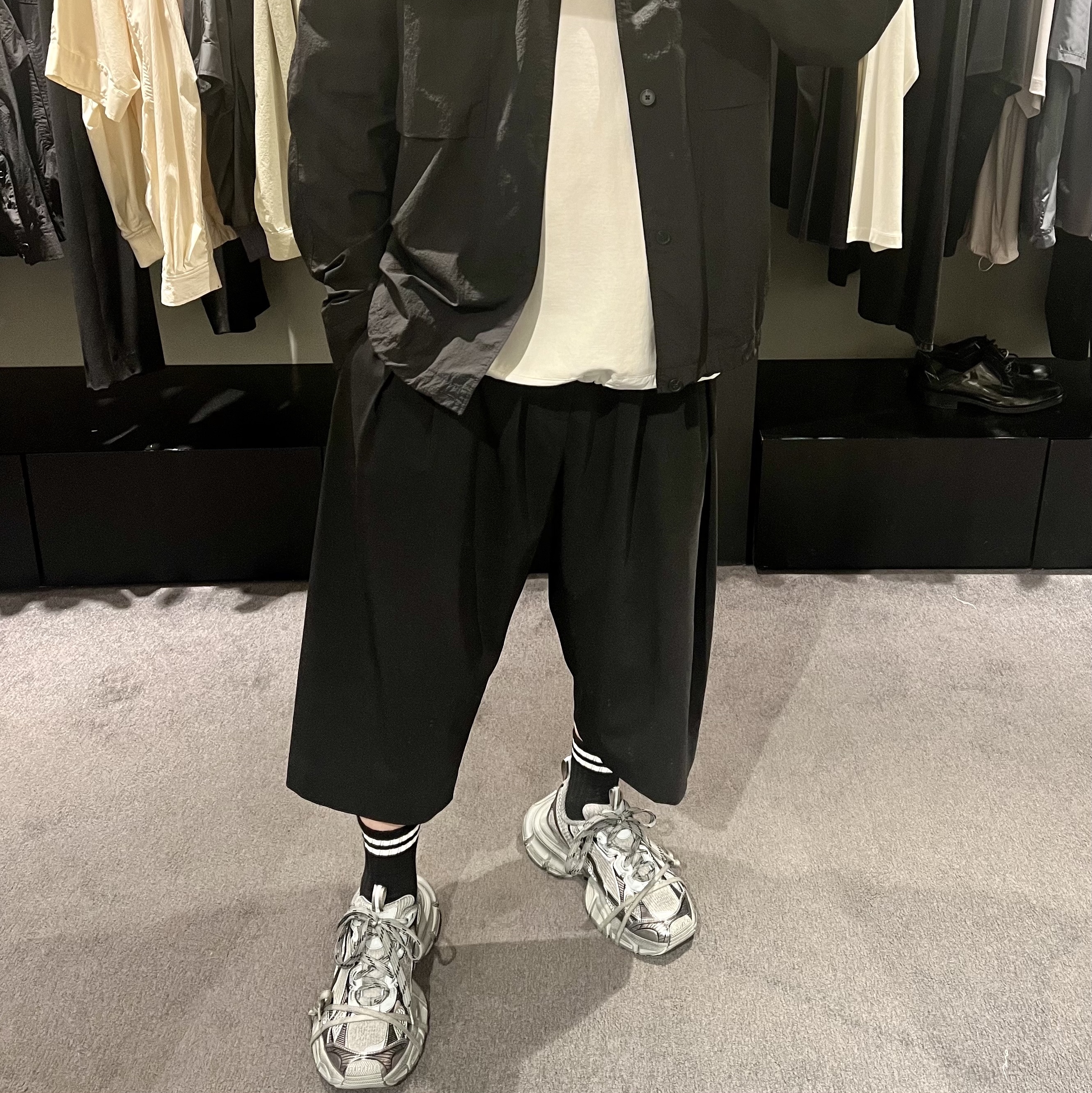 Balenciaga 3XL Sneakers Grey White Blue 착용 스타일