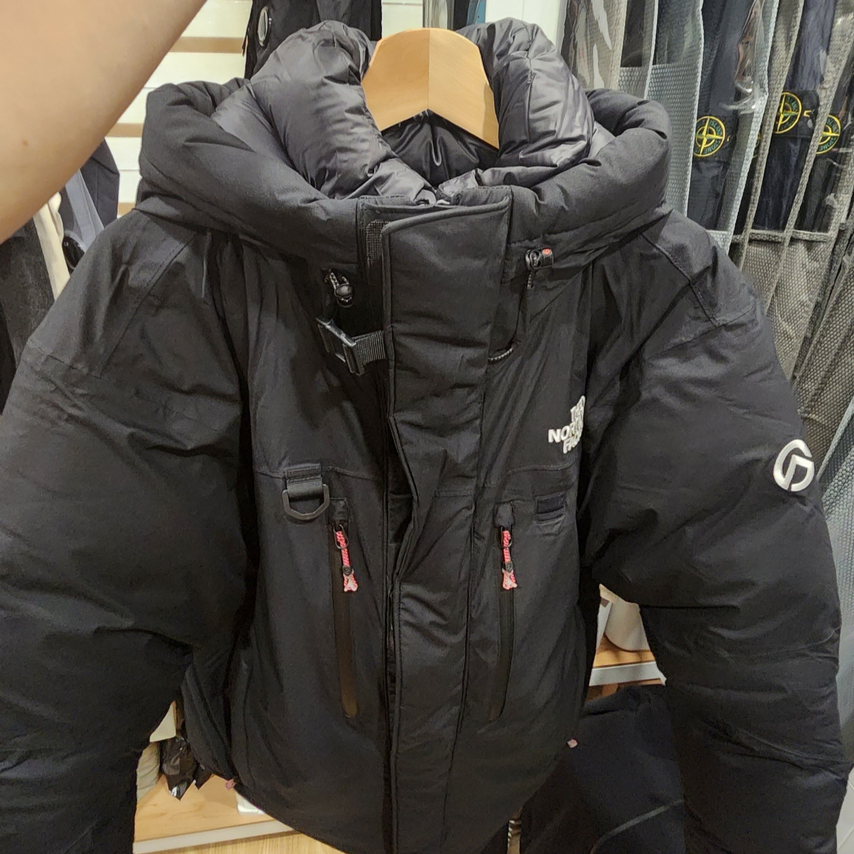 The North Face Himalayan Parka Black 착용 스타일
