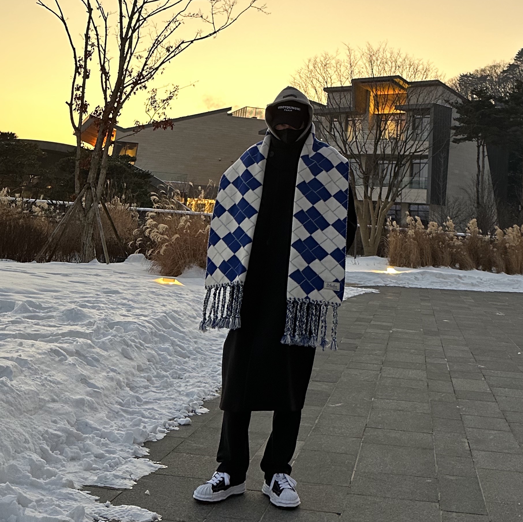 Undermycar Legion.02 Balmacaan Oversized Wool Coat Black, Wooyoungmi Embroidered Ball Cap Black 착용 스타일 - 2