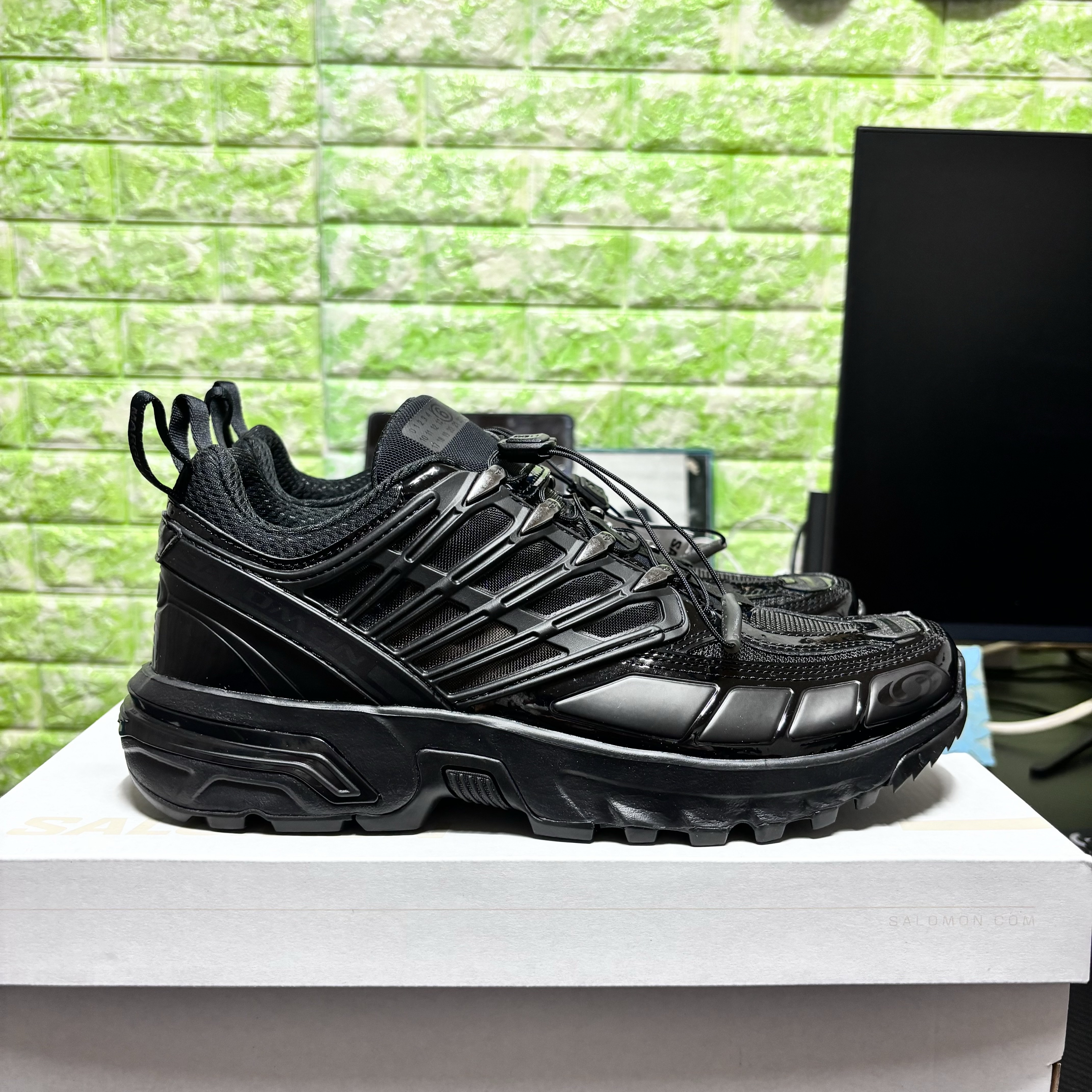 Salomon x MM6 Maison Margiela ACS Pro ADV Black Quiet Shade 착용 스타일 - 2