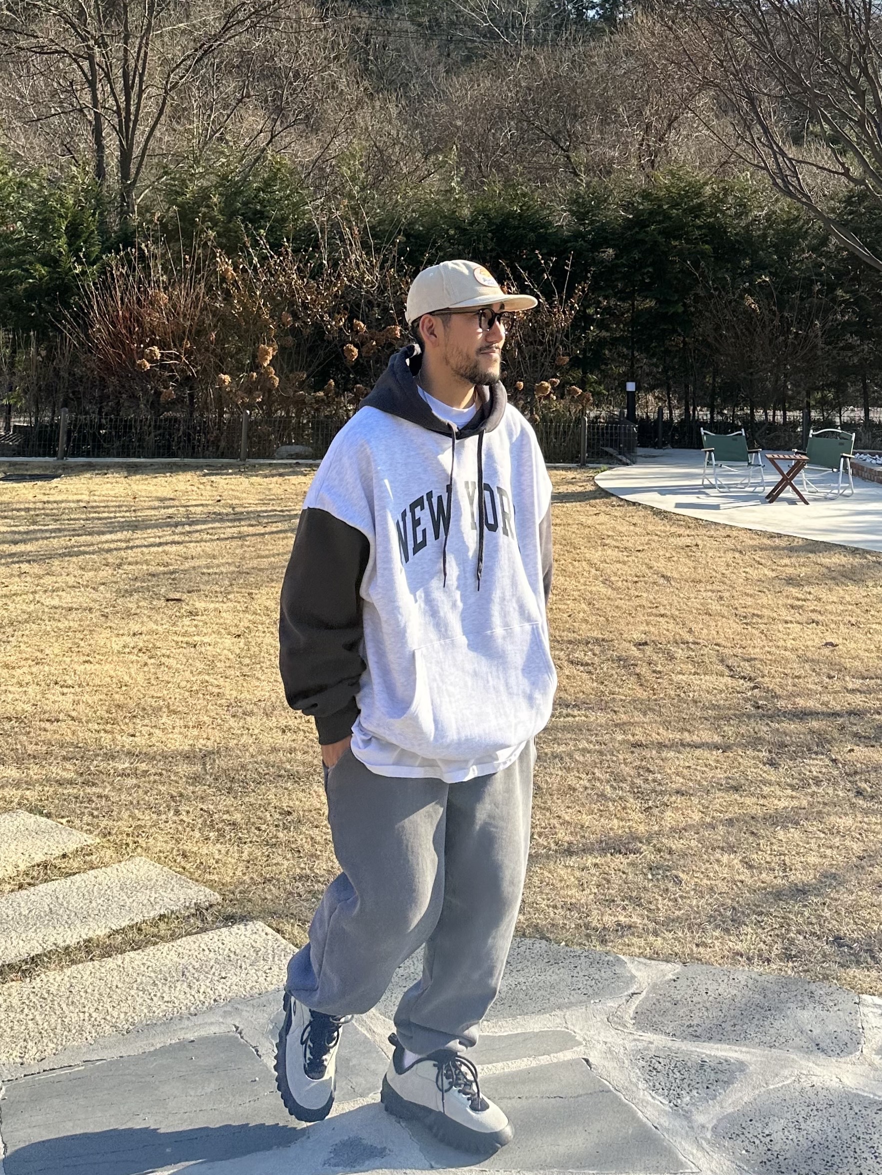 Human Made 6 Panel Corduroy Cap White, Oakley Factory Team x Brain Dead Chop Saw Ivory Black 착용 스타일 - 1
