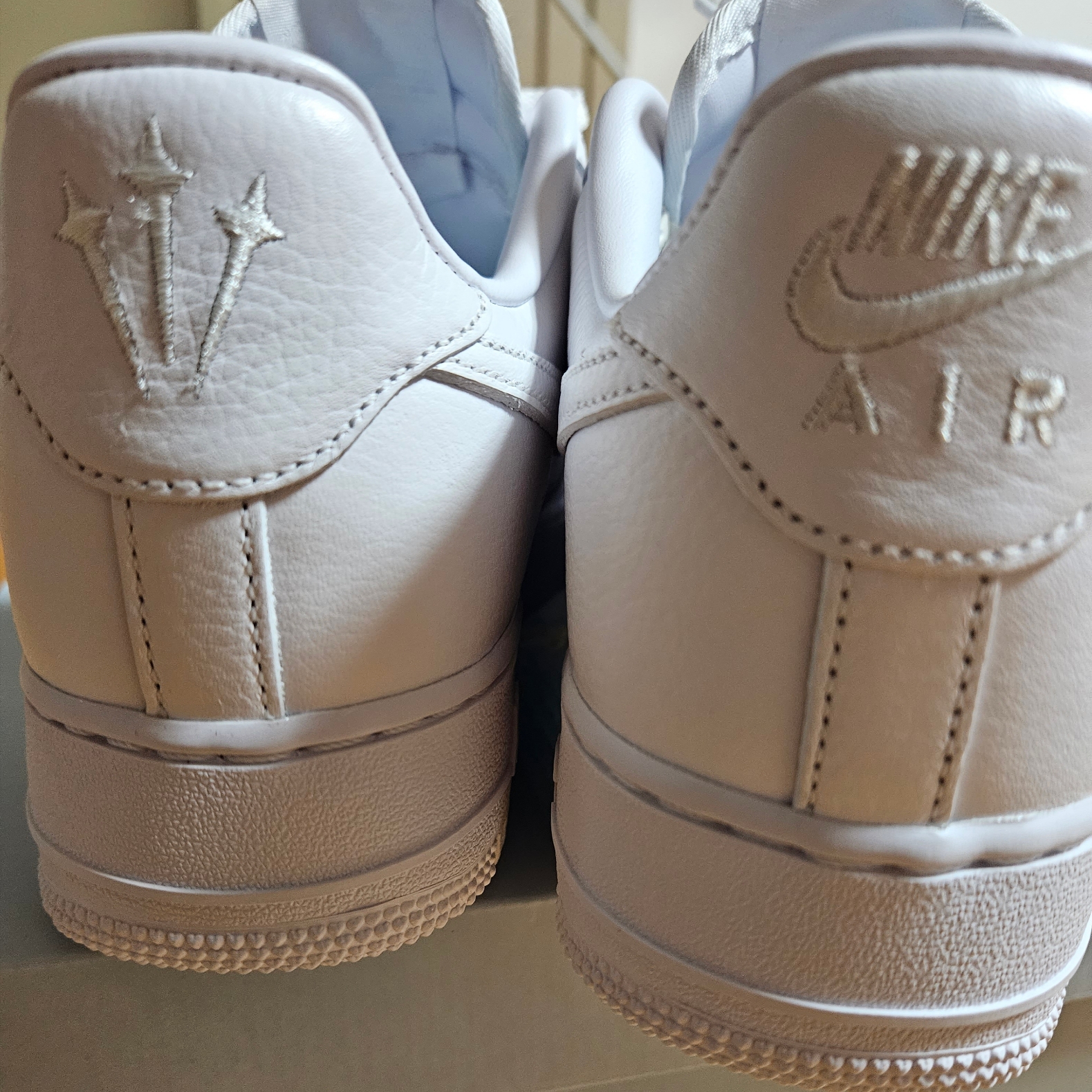 Nike x Drake Nocta Air Force 1 Low SP Certified Lover Boy White 착용 스타일 - 2