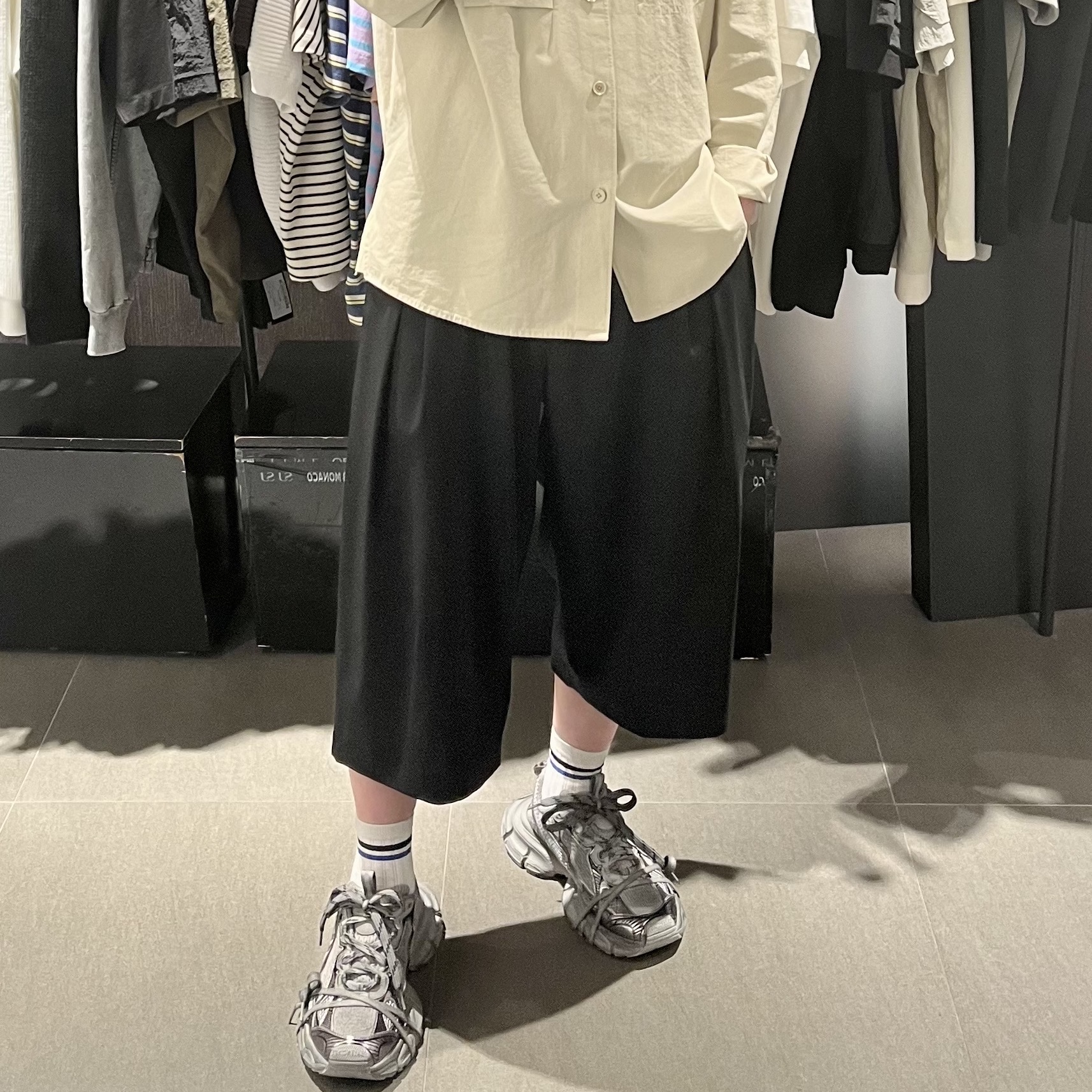 Balenciaga 3XL Sneakers Grey Black 착용 스타일