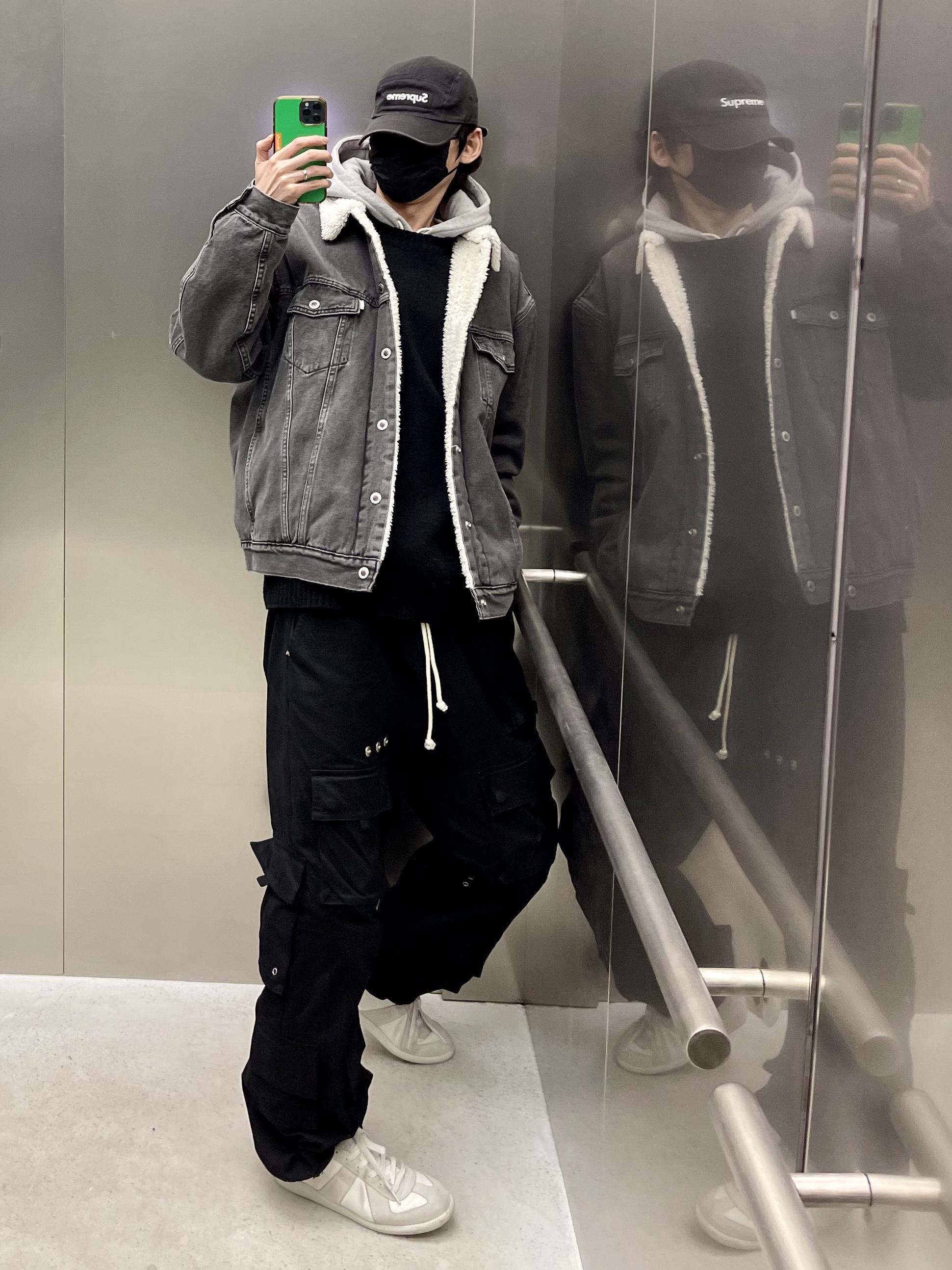 Maison Margiela Calfskin Replica Sneakers White, Nike NRG Solo Swoosh Fleece Hoodie Dark Grey Heather - Asia 착용 스타일 - 2