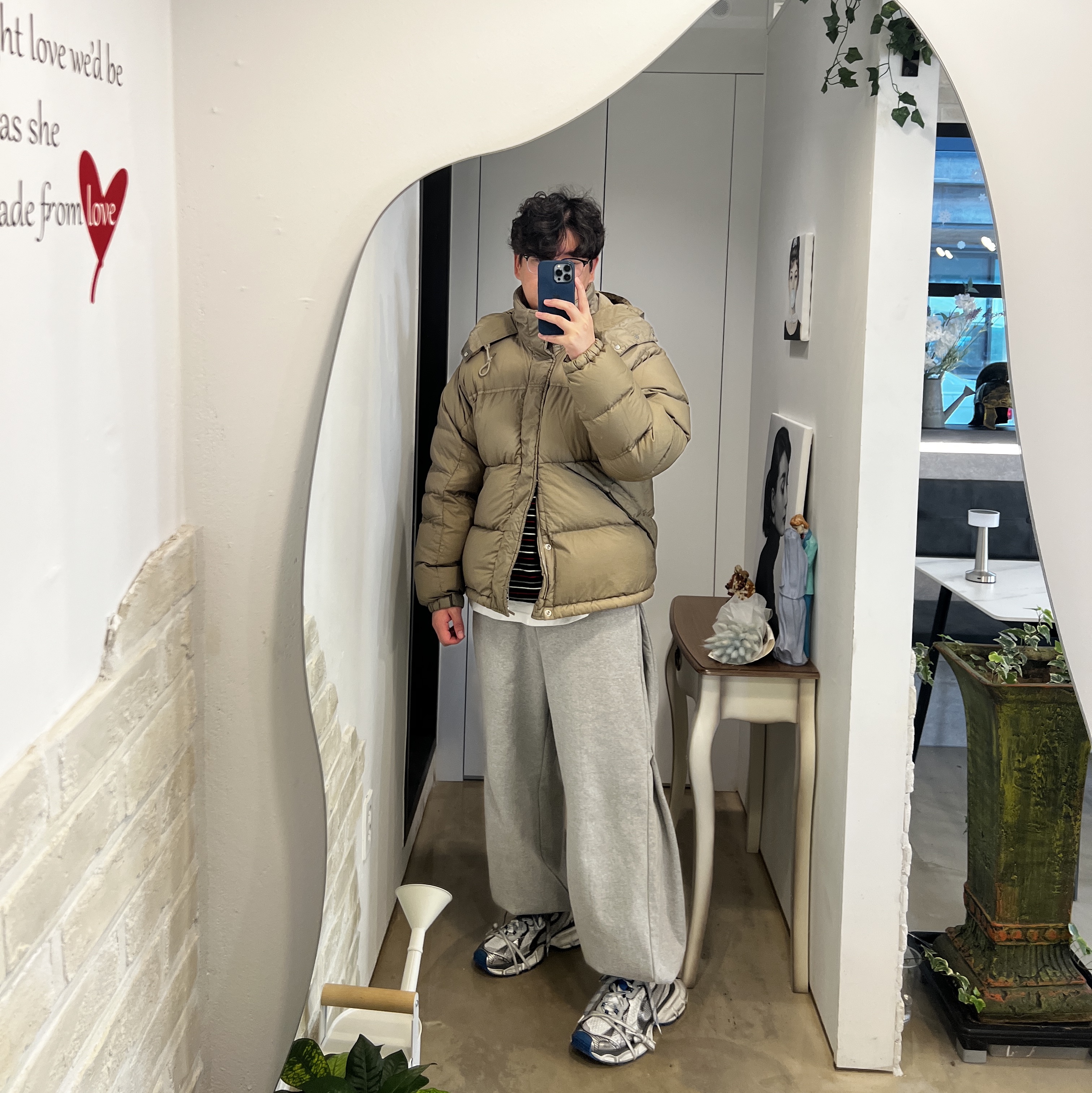 Balenciaga 3XL Sneakers Grey White Blue, Ten C Aspen Down Jacket Taupe 착용 스타일 - 2