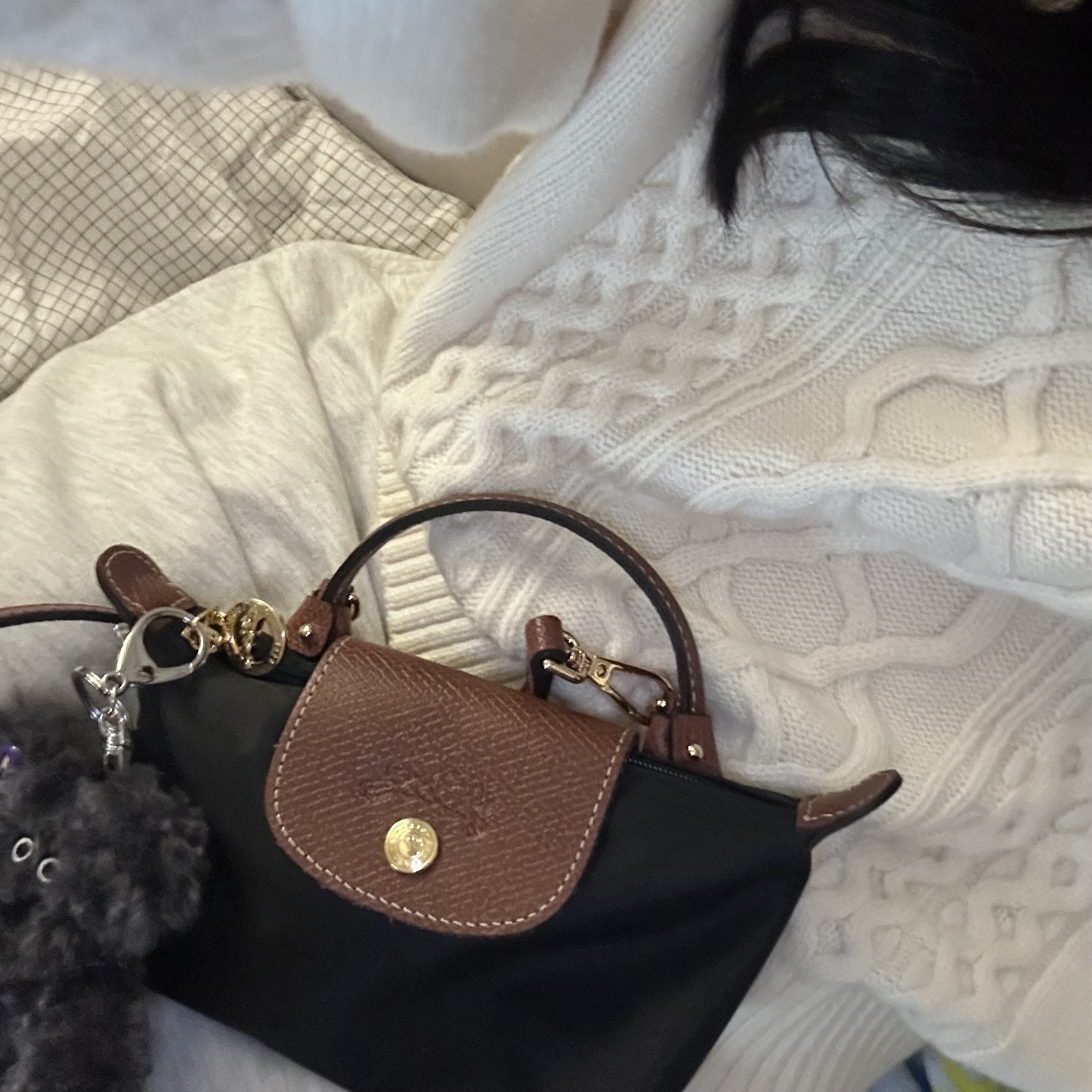 Longchamp Le Pliage Original Handle Pouch Black 착용 스타일 - 2
