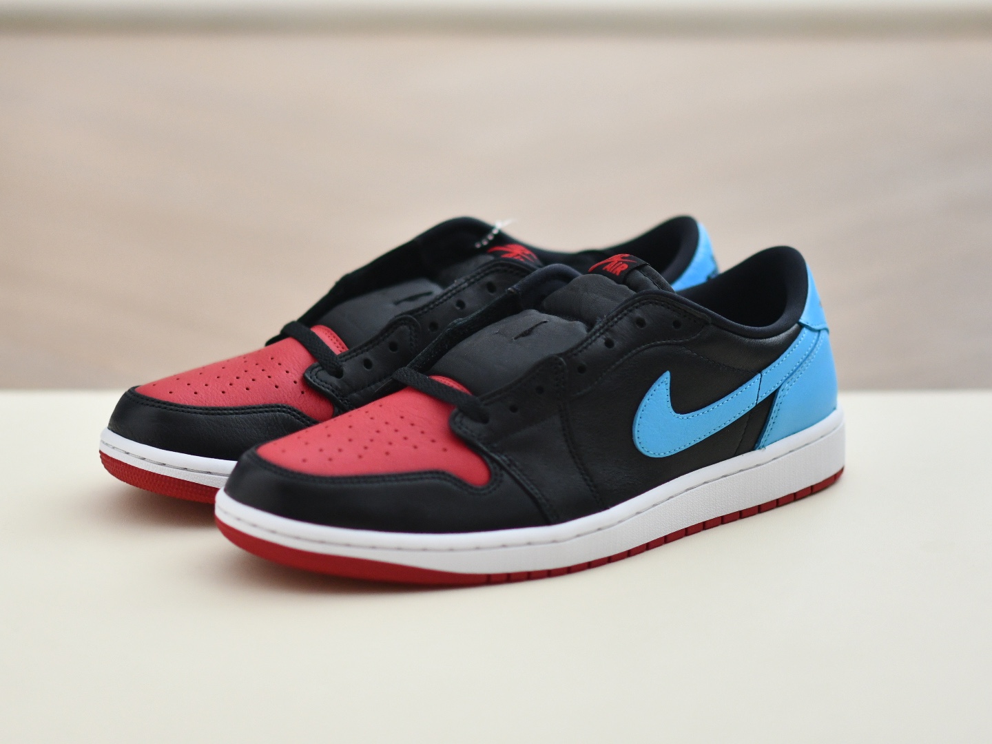 (W) Jordan 1 Retro Low OG NC to CHI 착용 스타일 - 1