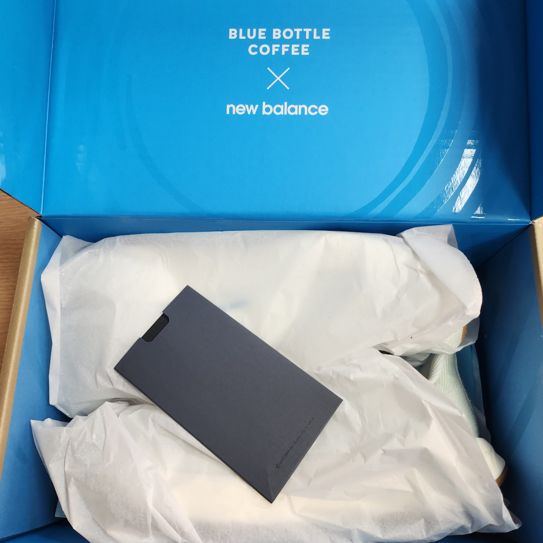 New Balance x Blue Bottle Coffee Fresh Foam X 1080v12 Undyed With Blue - 2E Wide 착용 스타일 - 4
