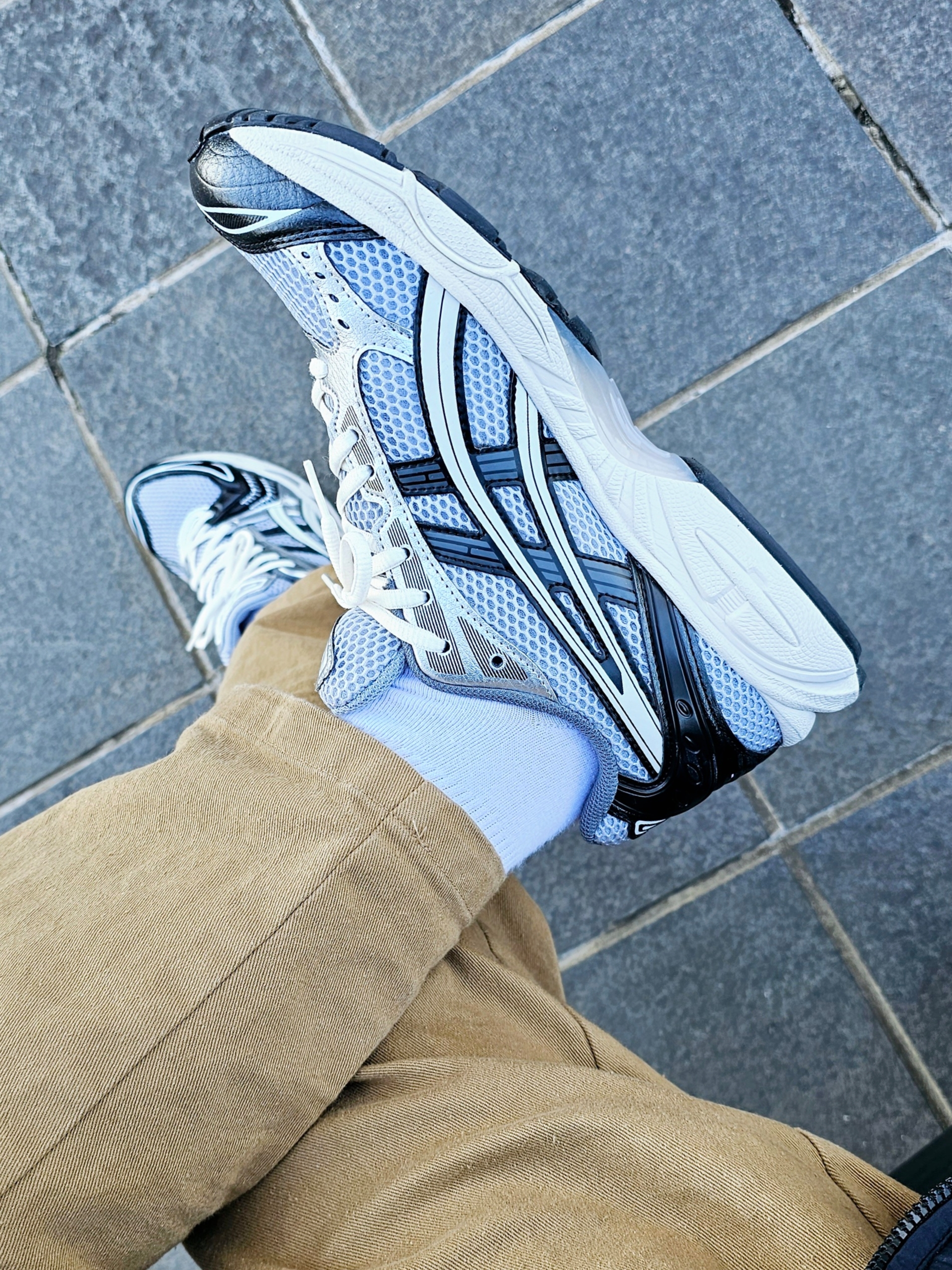 Asics Gel-Kayano 14 Black Glacier Grey 착용 스타일 - 5