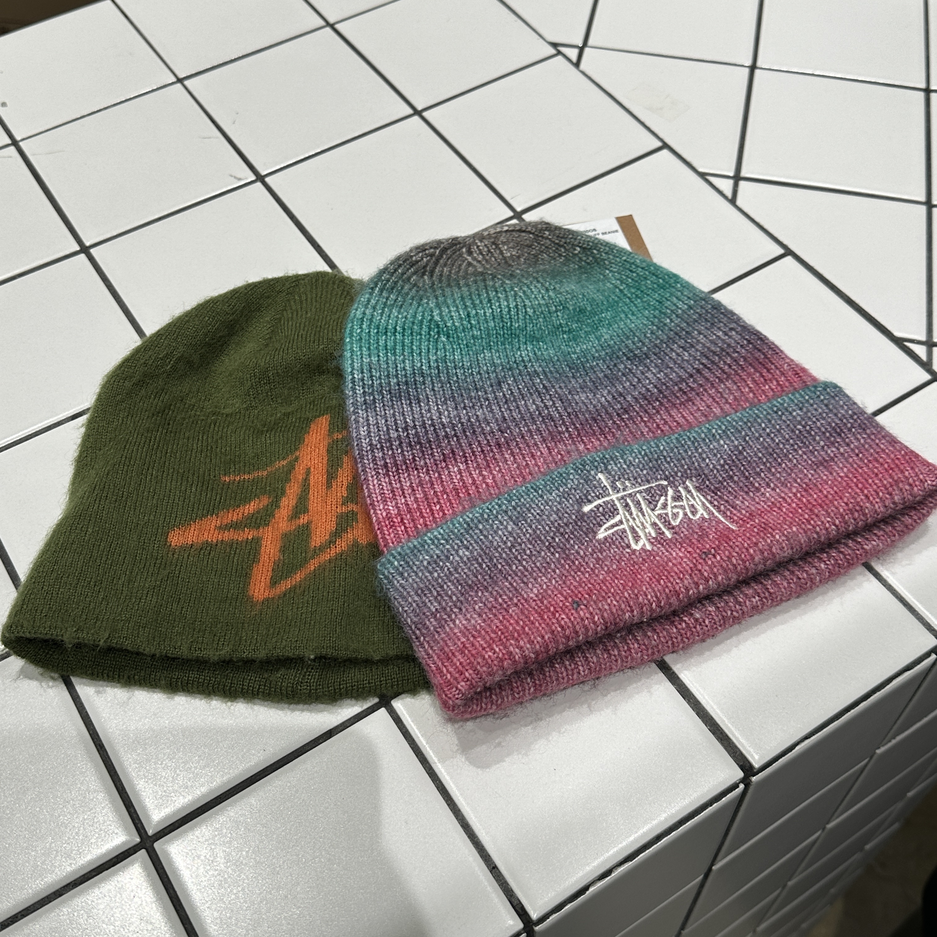 Stussy Brushed Out Stock Skullcap Beanie Olive 착용 스타일