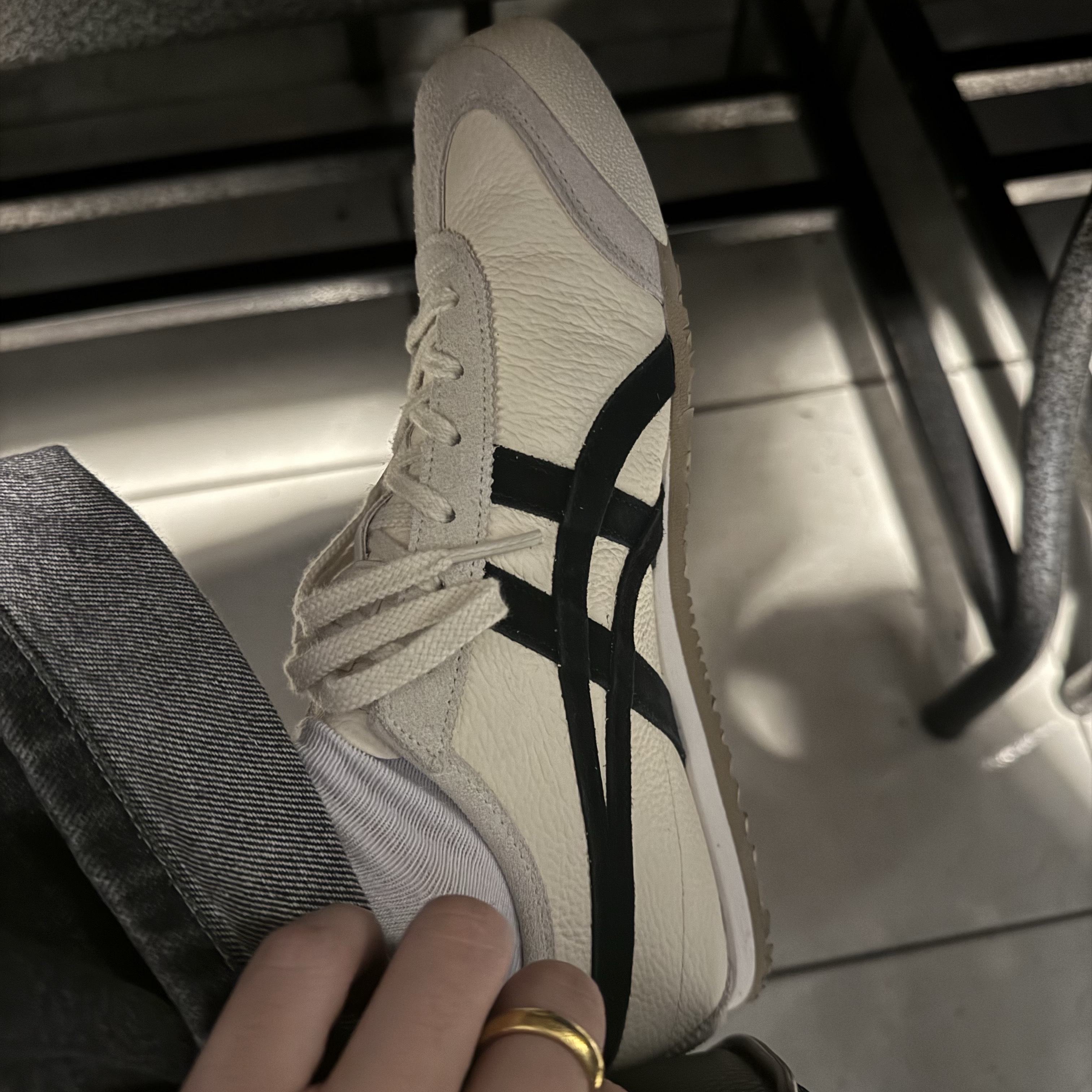 Onitsuka Tiger Mexico 66 Vintage White Black 착용 스타일 - 2
