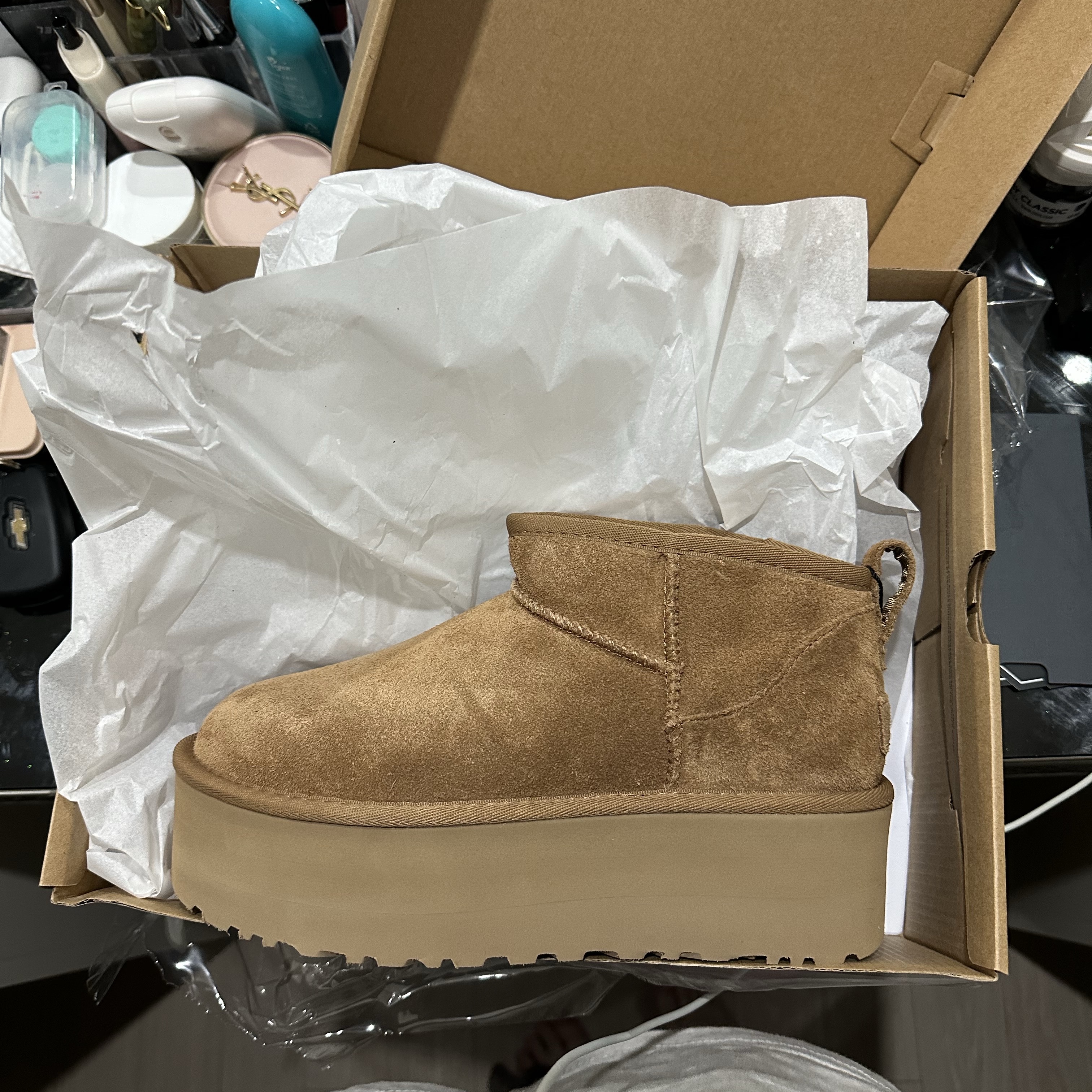 (W) UGG Classic Ultra Mini Platform Boots Chestnut 착용 스타일
