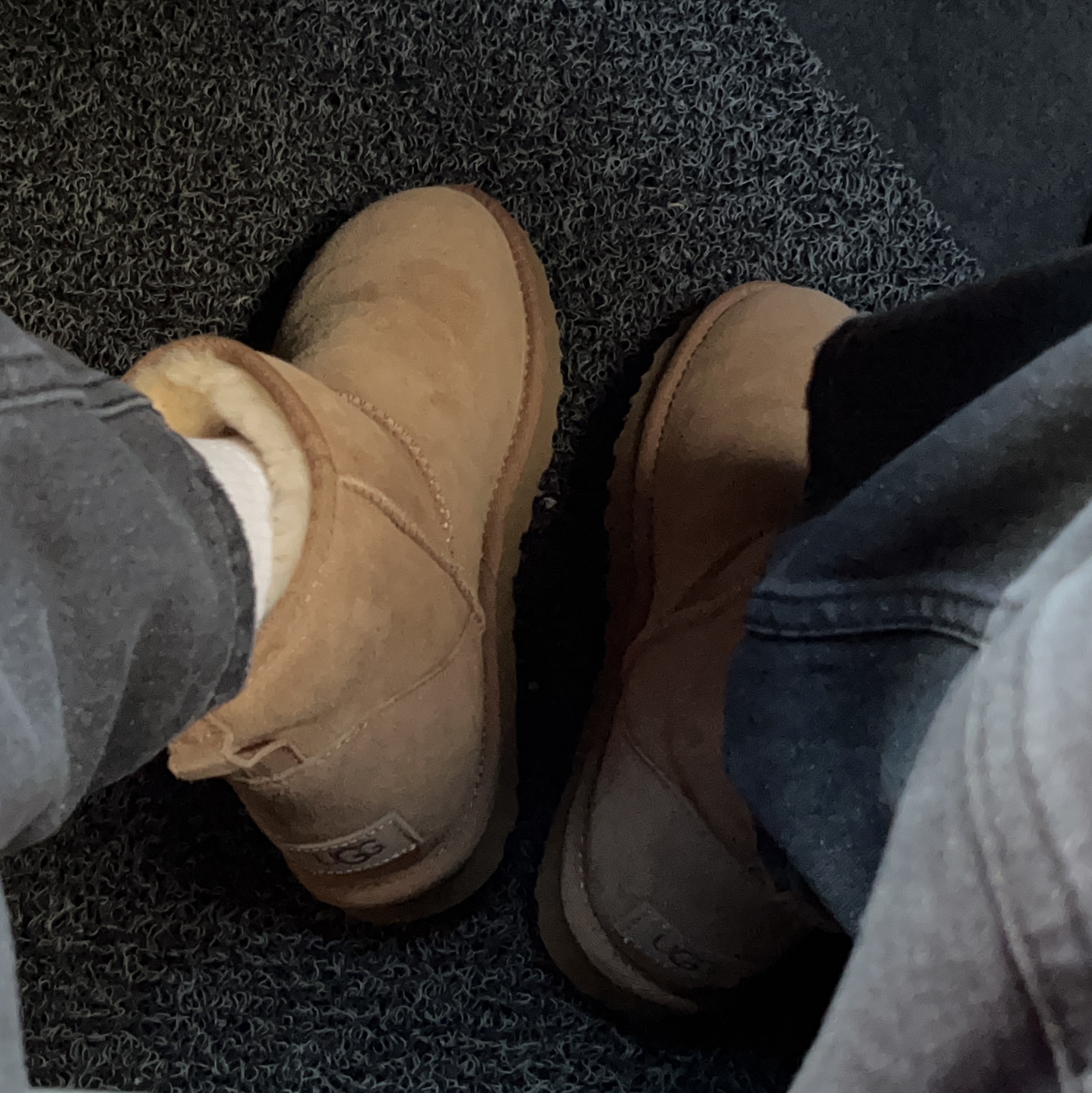 (W) UGG Classic Mini II Boots Chestnut 착용 스타일 - 2