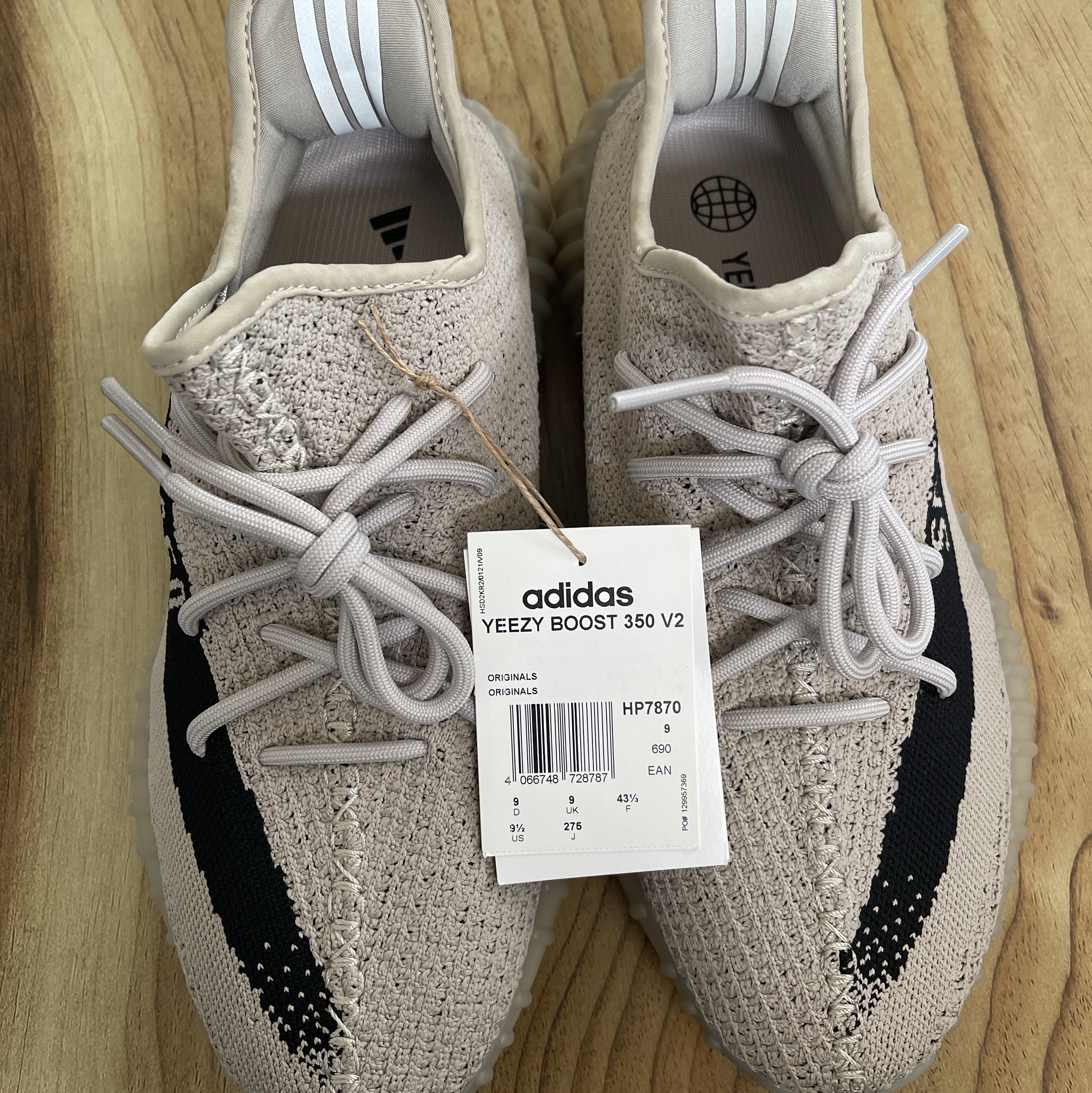 Adidas Yeezy Boost 350 V2 Salt Core Black, Adidas Yeezy Boost 350 V2 Slate Core Black 2022/2023 착용 스타일 - 4