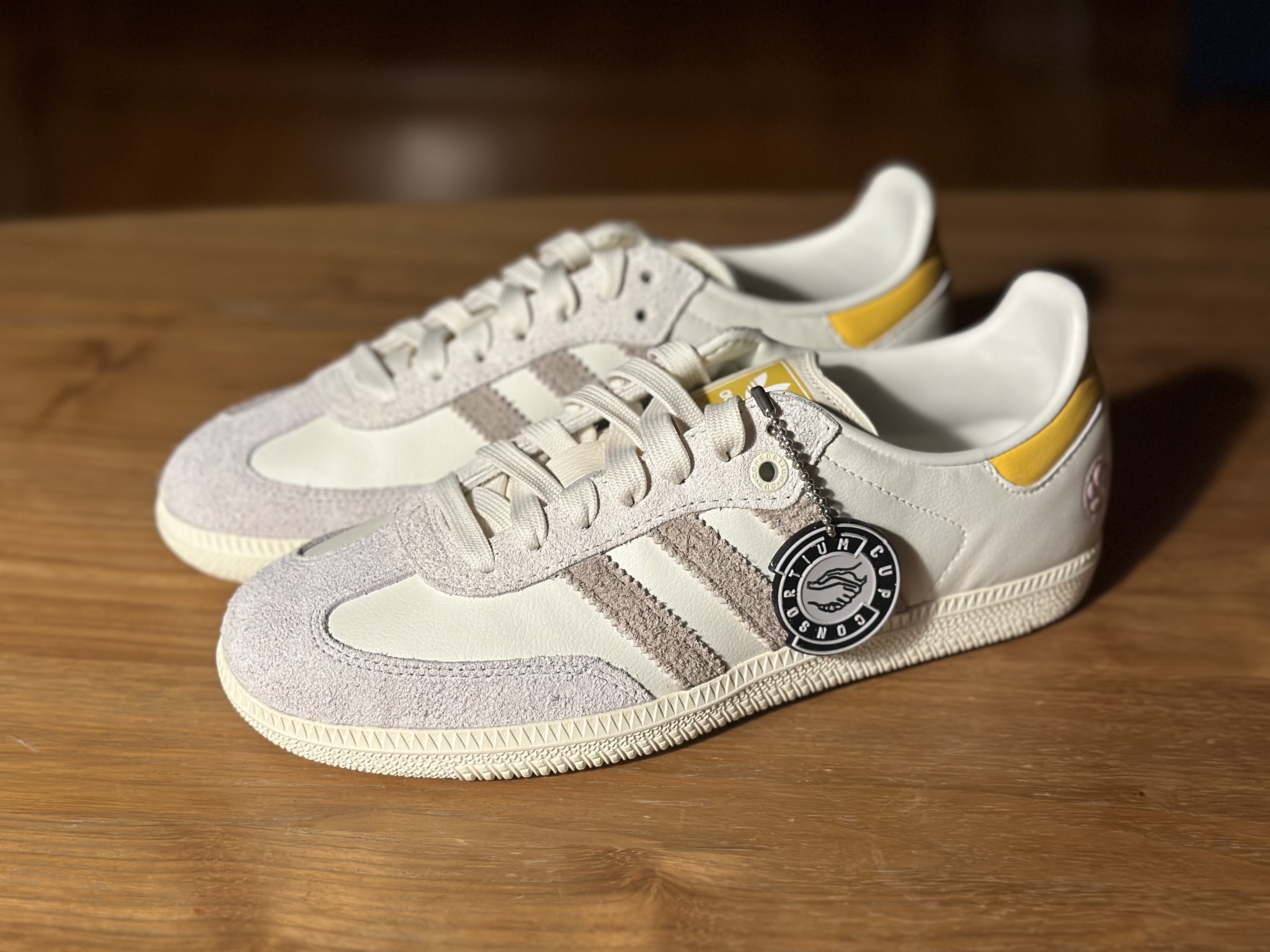Adidas x Kasina Samba Consortium Cup Off White Trace Khaki 착용 스타일 - 1