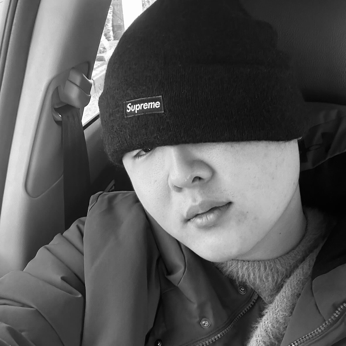 Supreme Mohair Beanie Black - 23FW 착용 스타일