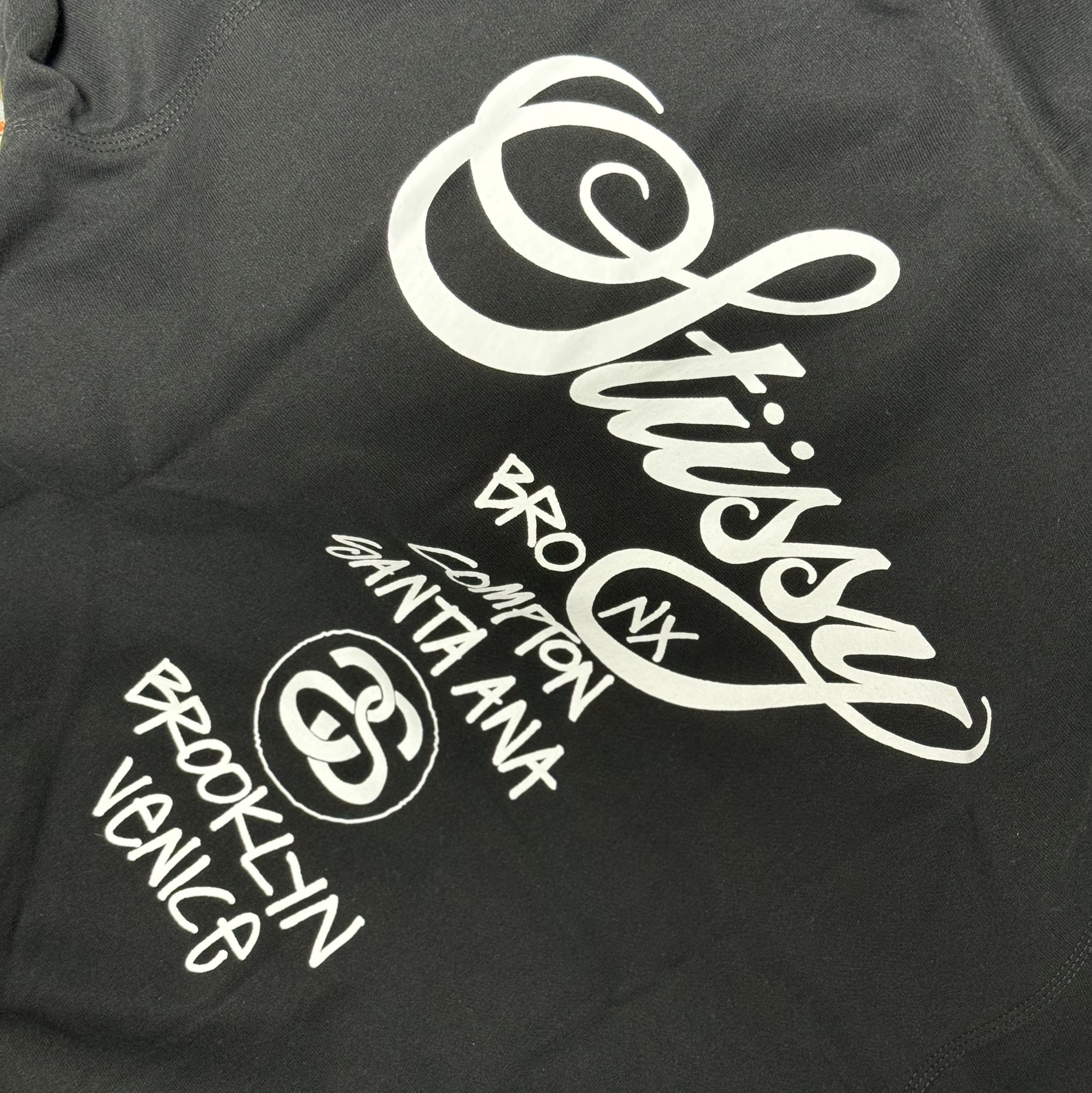 Stussy World Tour Hoodie Black 2022 착용 스타일 - 2