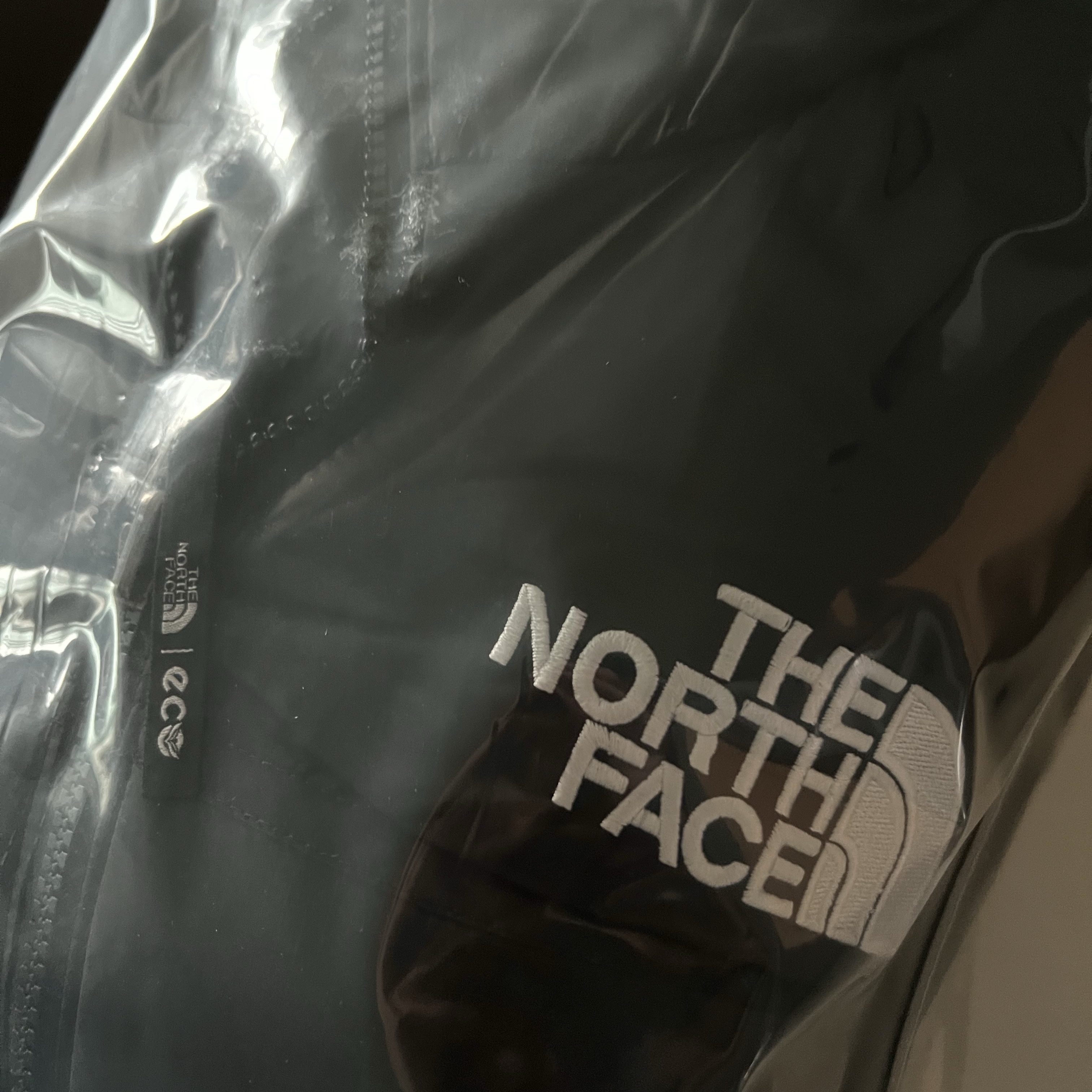 The North Face 1996 Eco Nuptse Jacket Black 착용 스타일 - 2